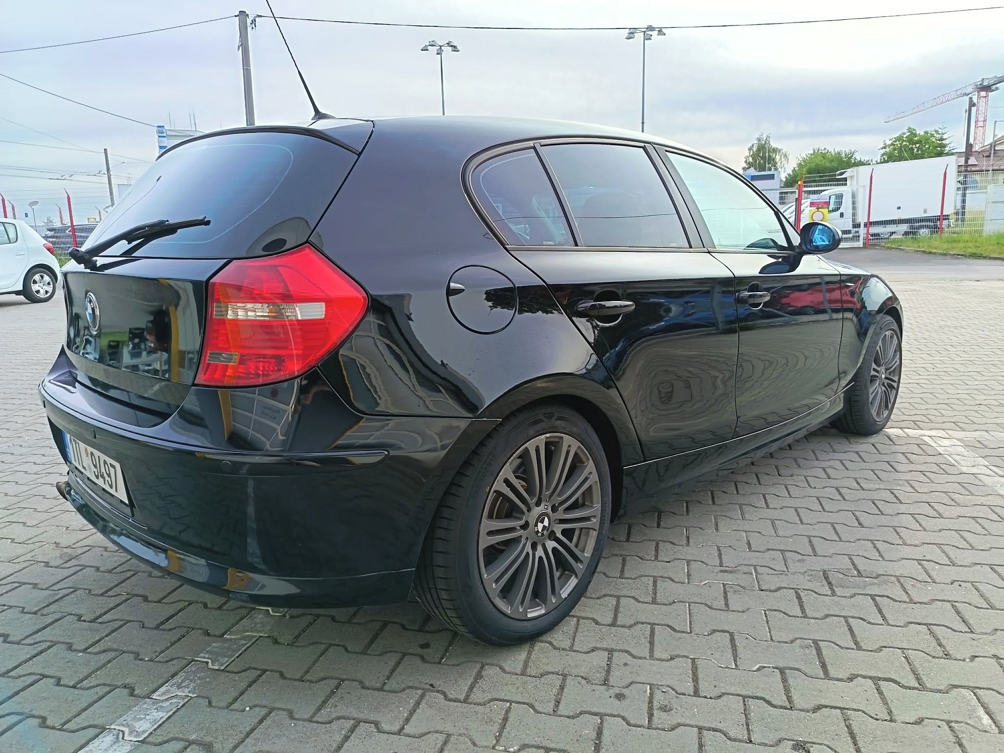 BMW Řada 1, 118d - fotka 2