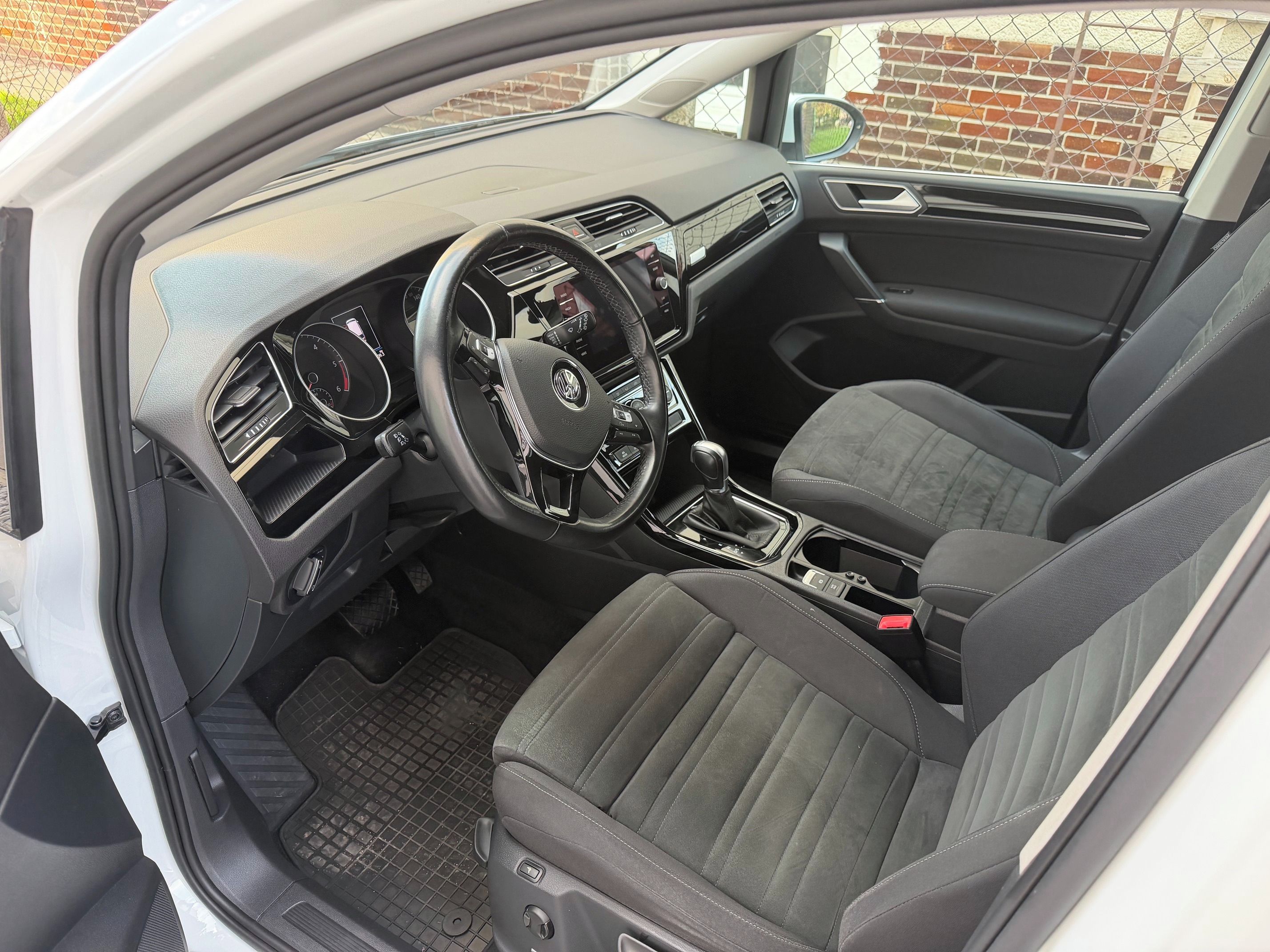 Volkswagen Touran, Touran 2.0 TDI 110kW Highline - fotka 5