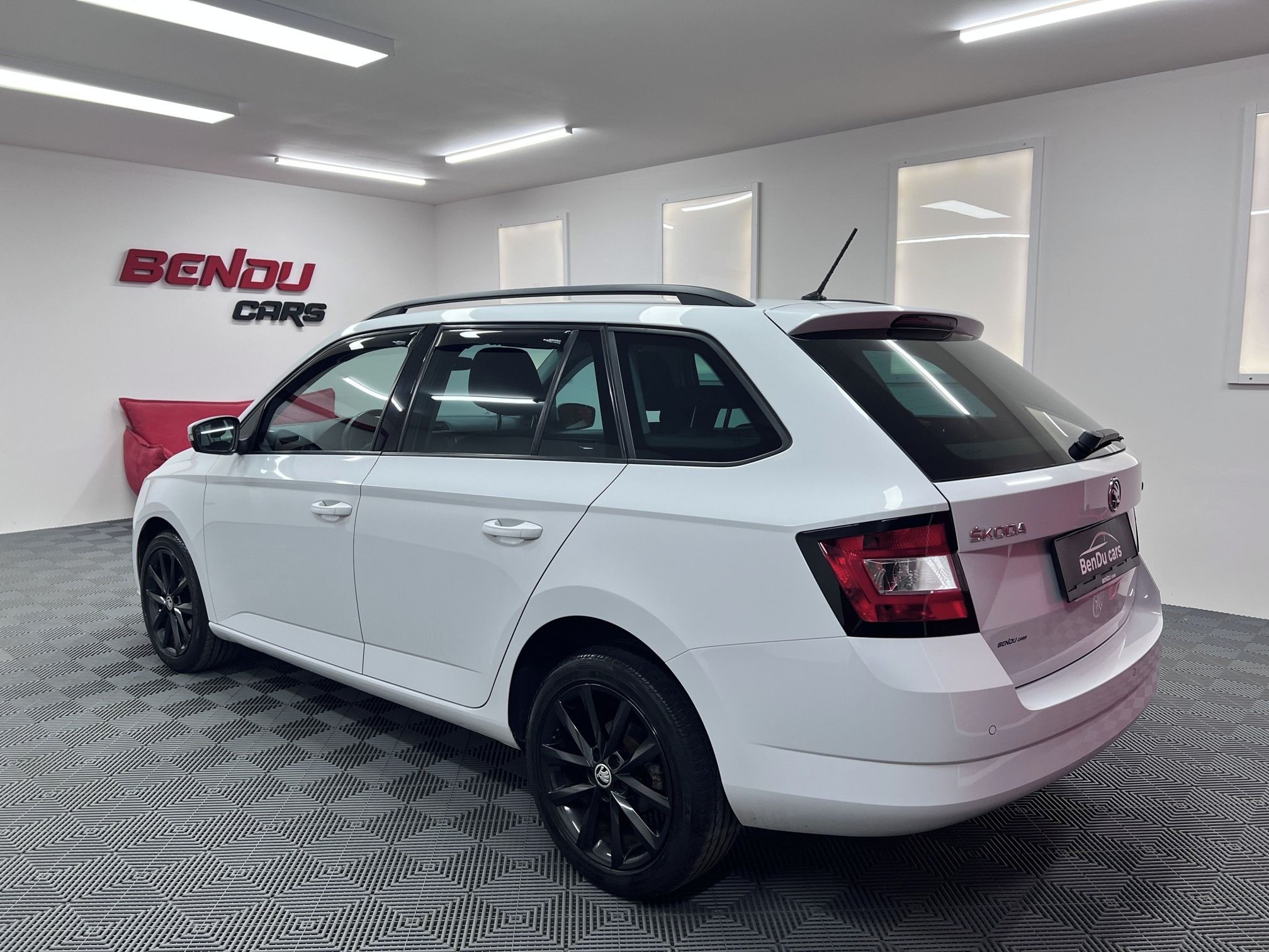 Škoda Fabia, 1.2 81 kW keylees Servis - fotka 6