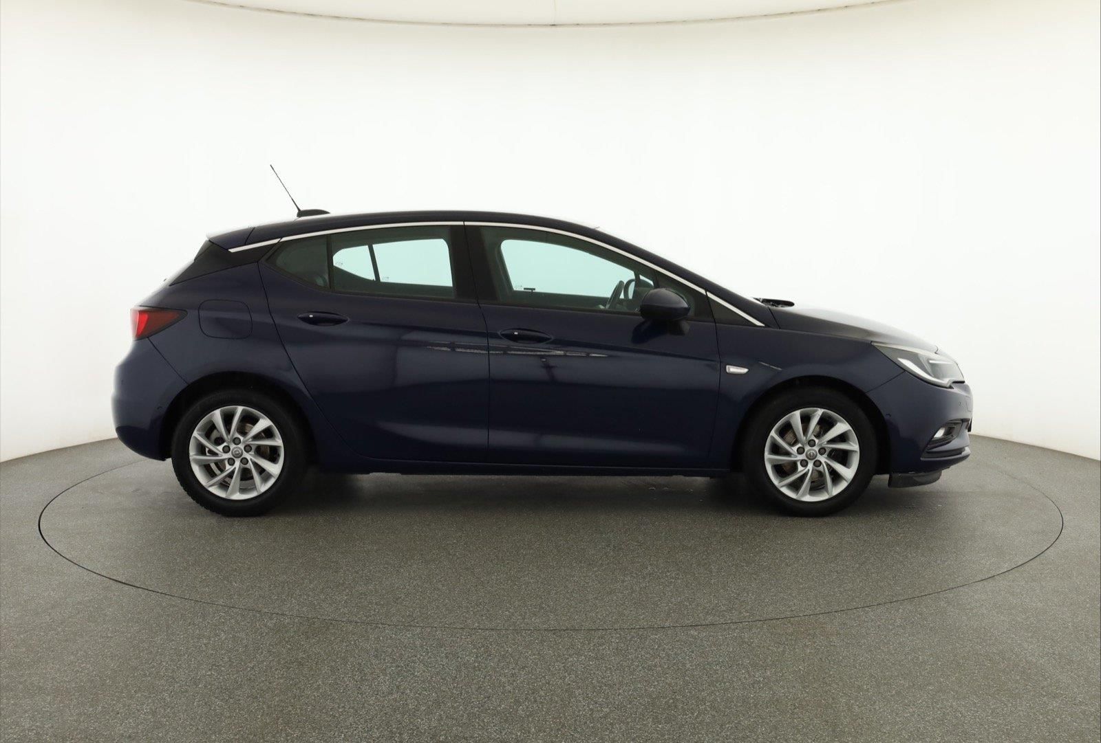 Opel Astra, 1.0 Turbo, Automat - fotka 6