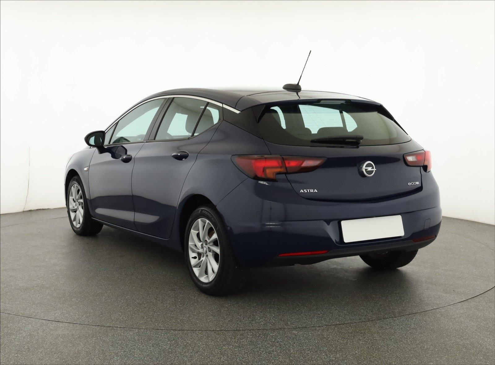Opel Astra, 1.0 Turbo, Automat - fotka 4