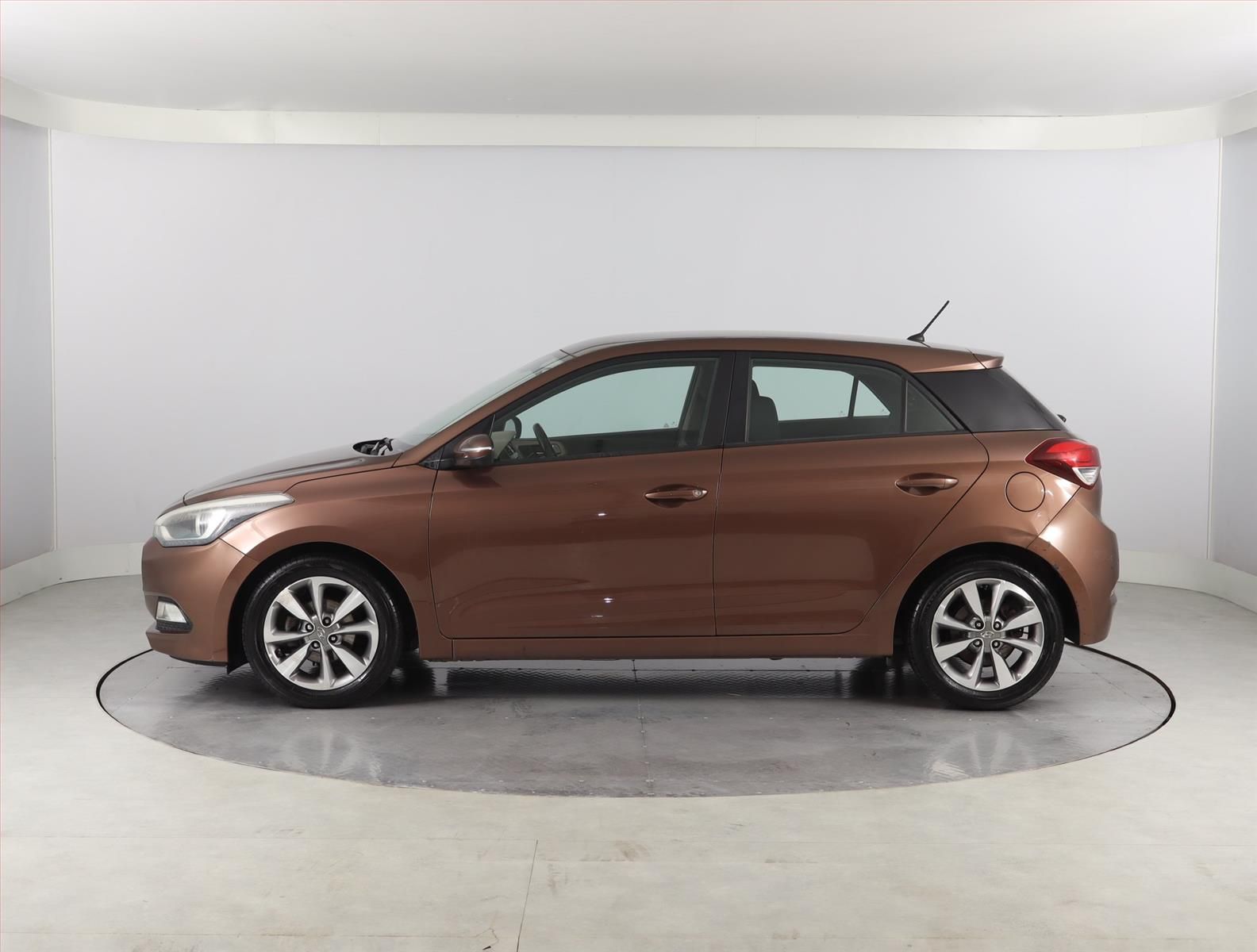 Hyundai i20, 1.2, Serv.kniha - fotka 3