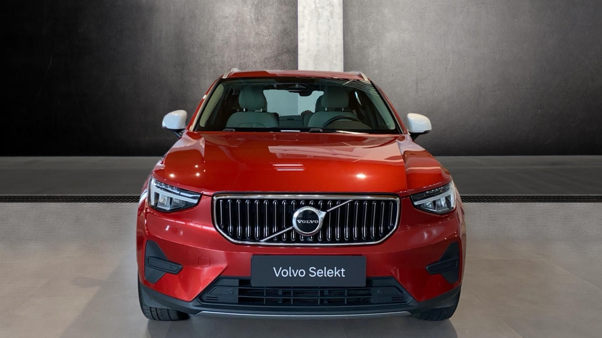 Volvo XC40, PLUS BRIGHT, B4 FWD, 145+10 kW - fotka 2