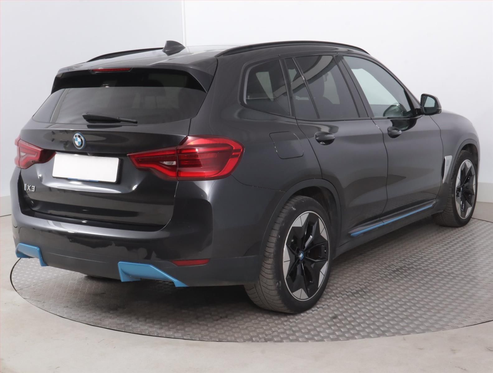 BMW iX3, 80 kWh, Impressive, Automat - fotka 5