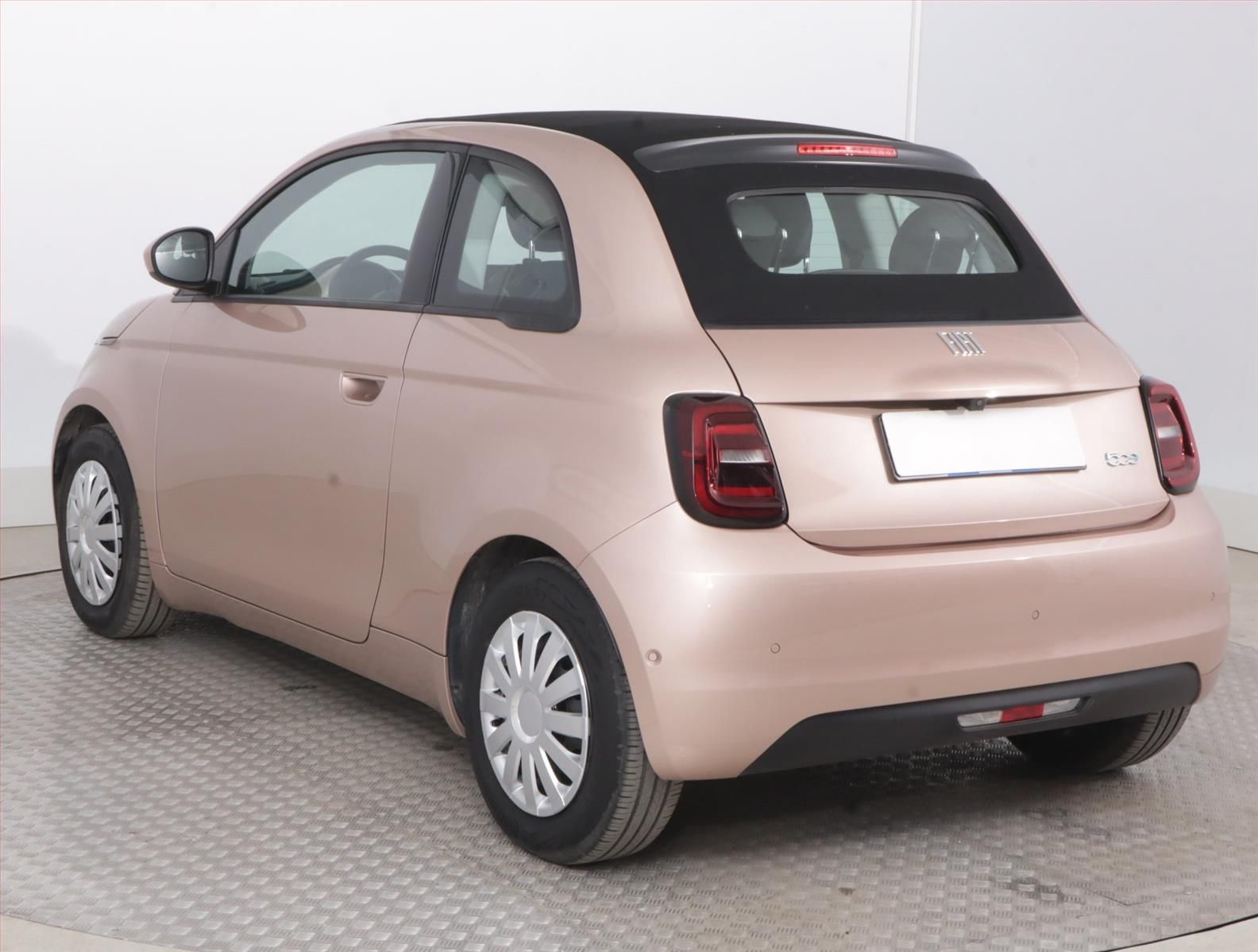 Fiat 500E, 42 kWh, Automat - fotka 4