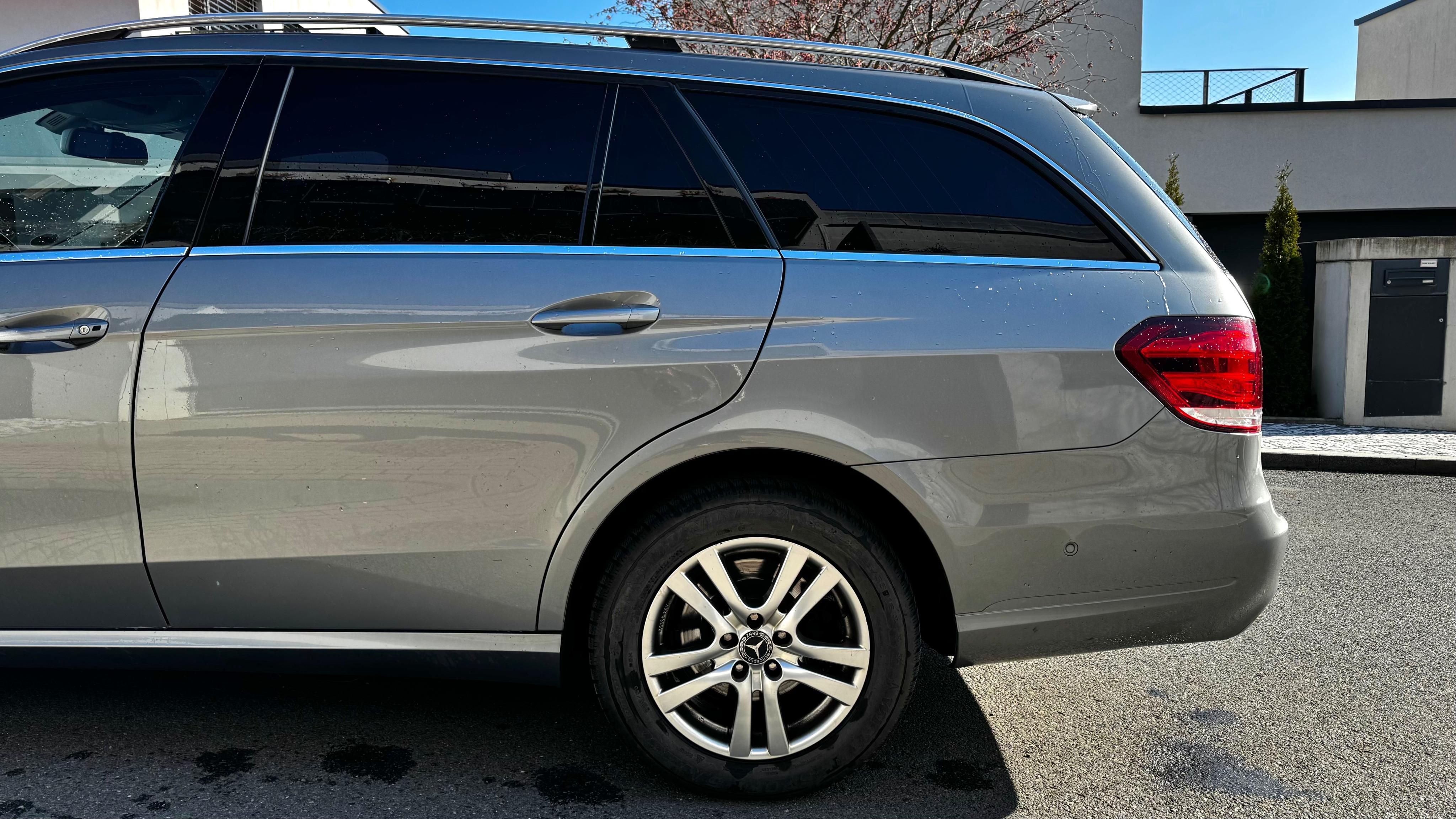 Mercedes-Benz Třídy E, MERCEDES E200 LIFT KOMBI - fotka 4