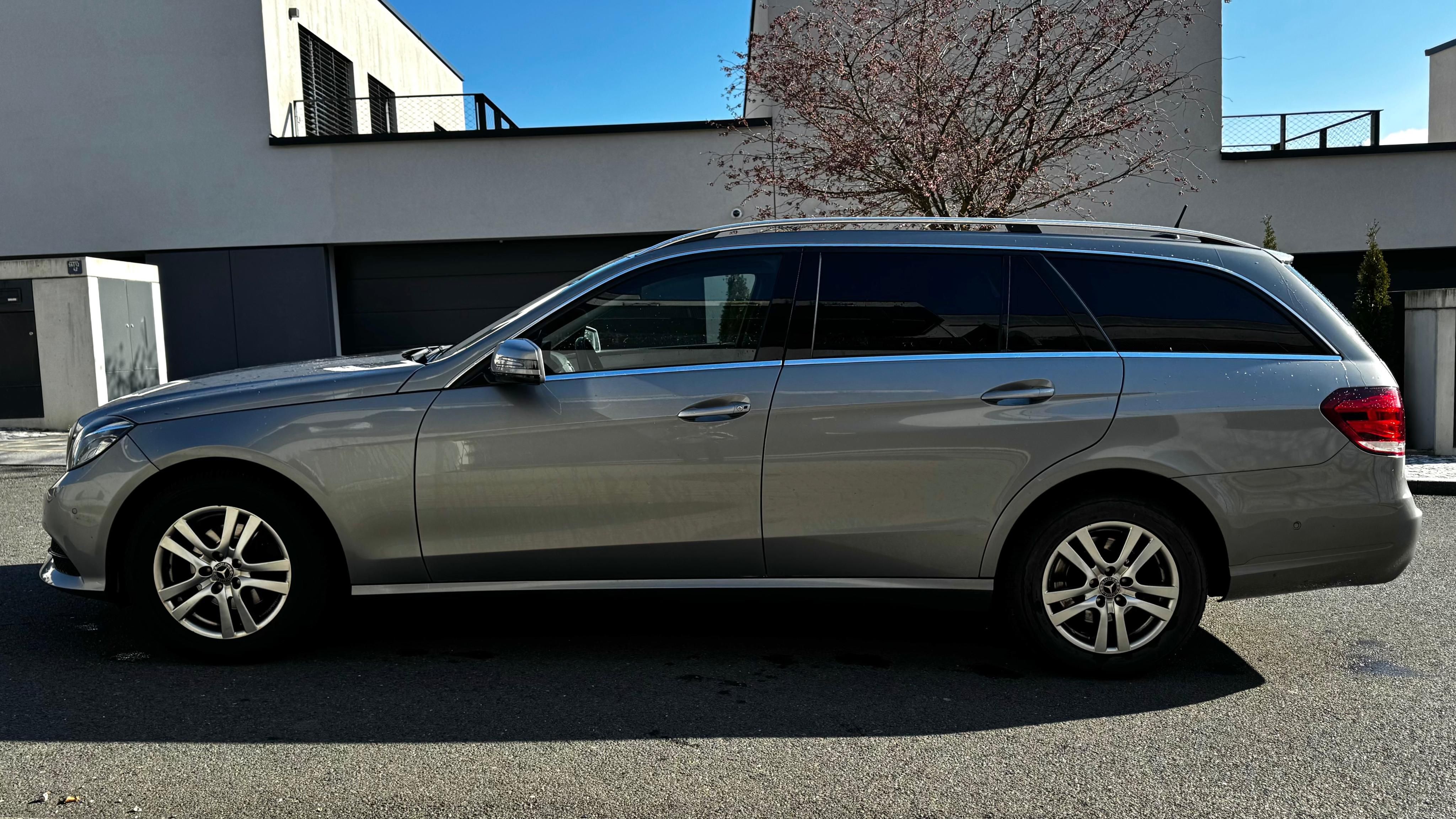 Mercedes-Benz Třídy E, MERCEDES E200 LIFT KOMBI - fotka 3