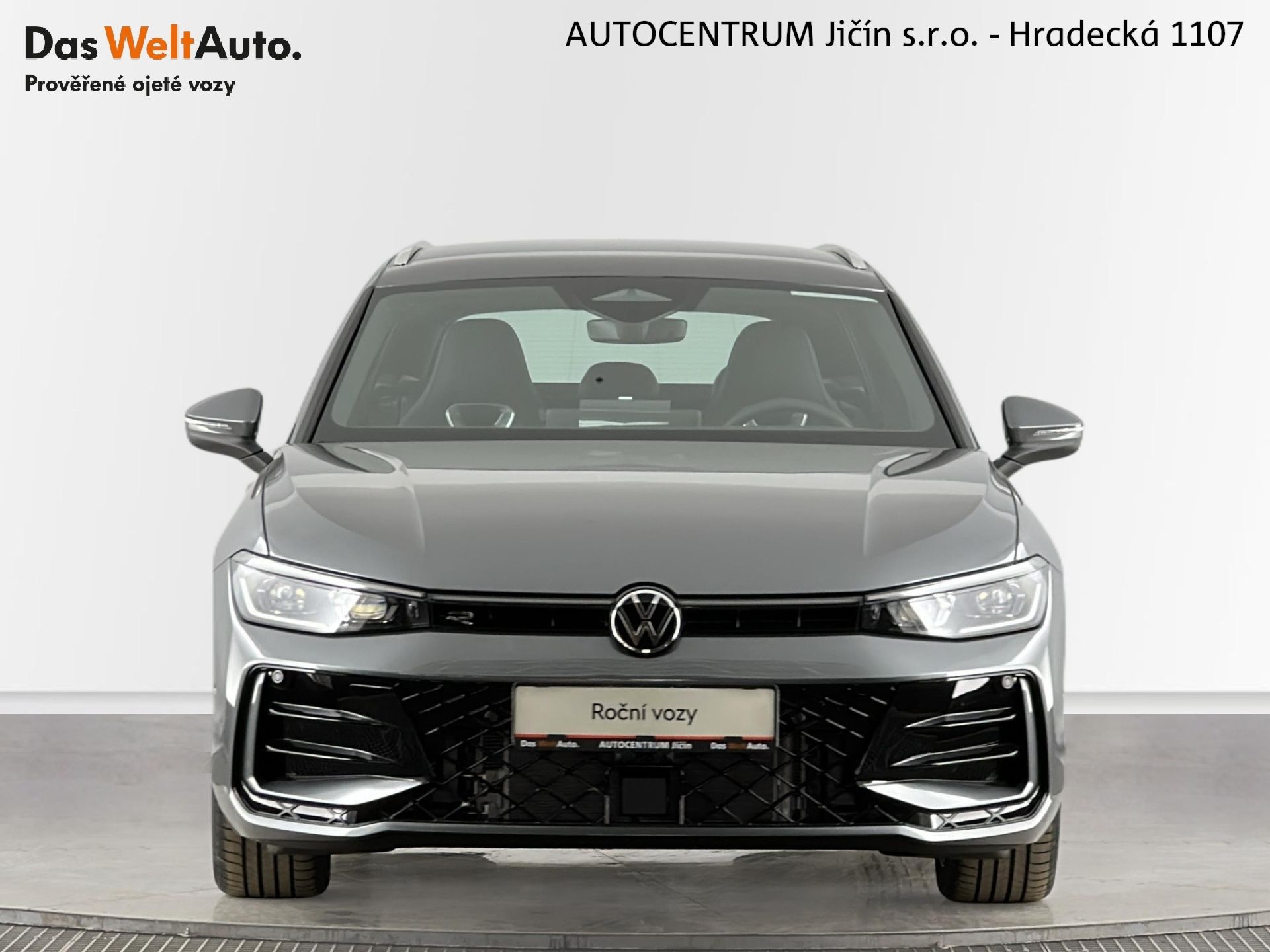 Volkswagen Passat, R-Line 2.0 TDI 142kW 4Motion D - fotka 4