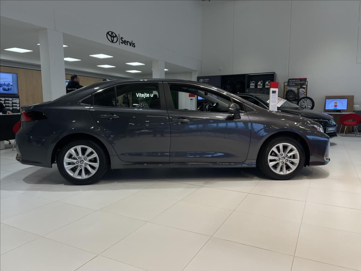 Toyota Corolla, 1,8   SD Comfort Tech HEV - fotka 4