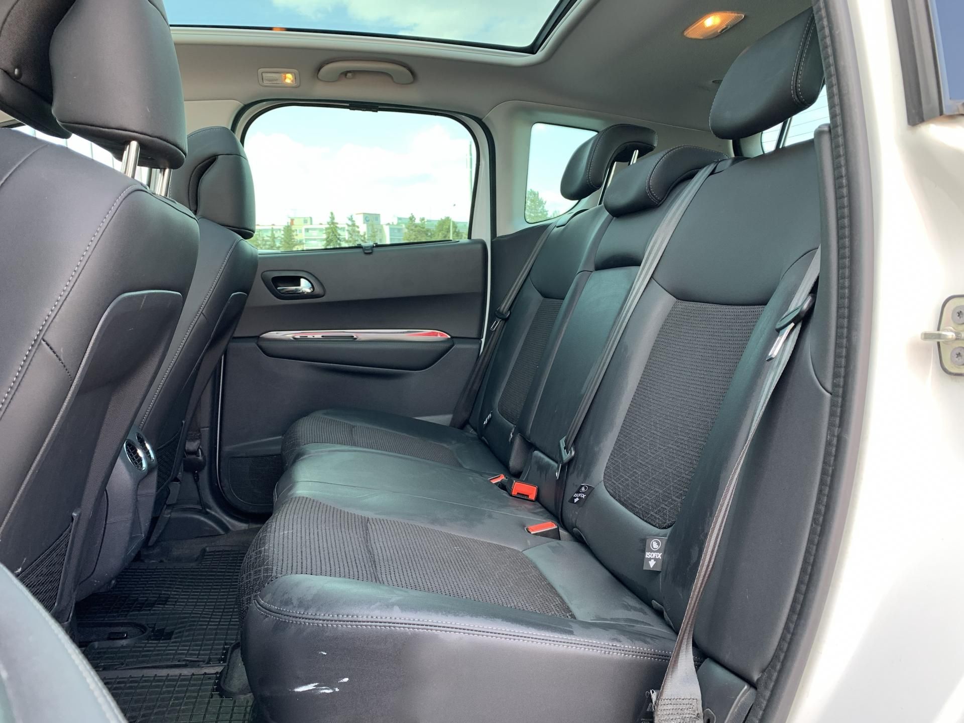Peugeot 3008, ALLURE+ 1,6 BlueHDi 88kW - fotka 6