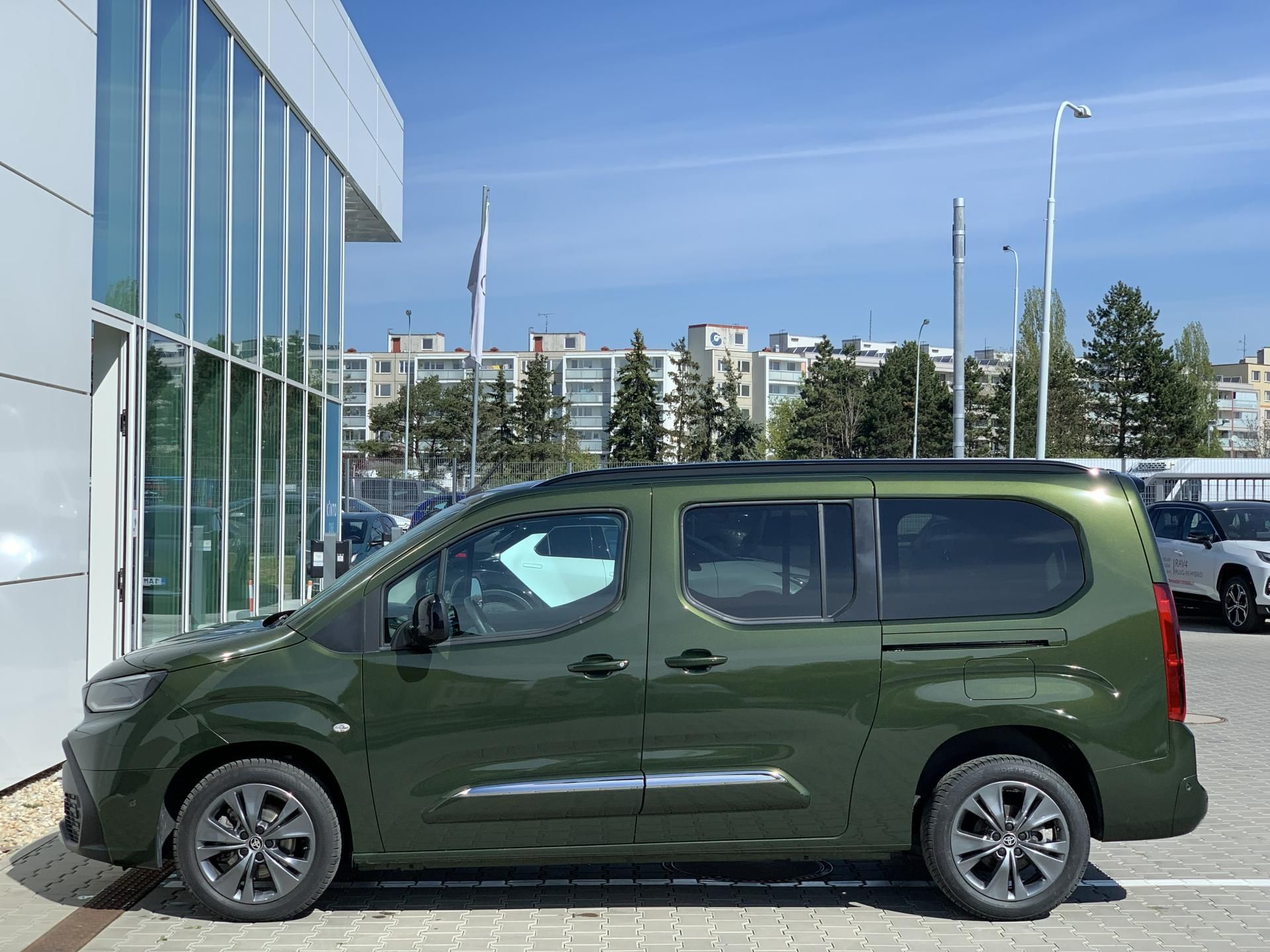 Toyota Proace City Verso, LONG VIP 1.5 D-4D 96kW AT8 - fotka 4