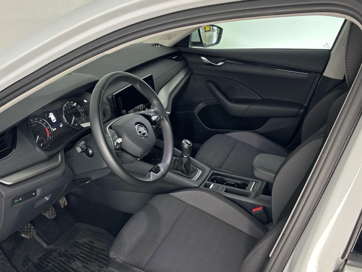 Škoda Octavia, 2.0 TDI / 85 kW Ambition - fotka 6