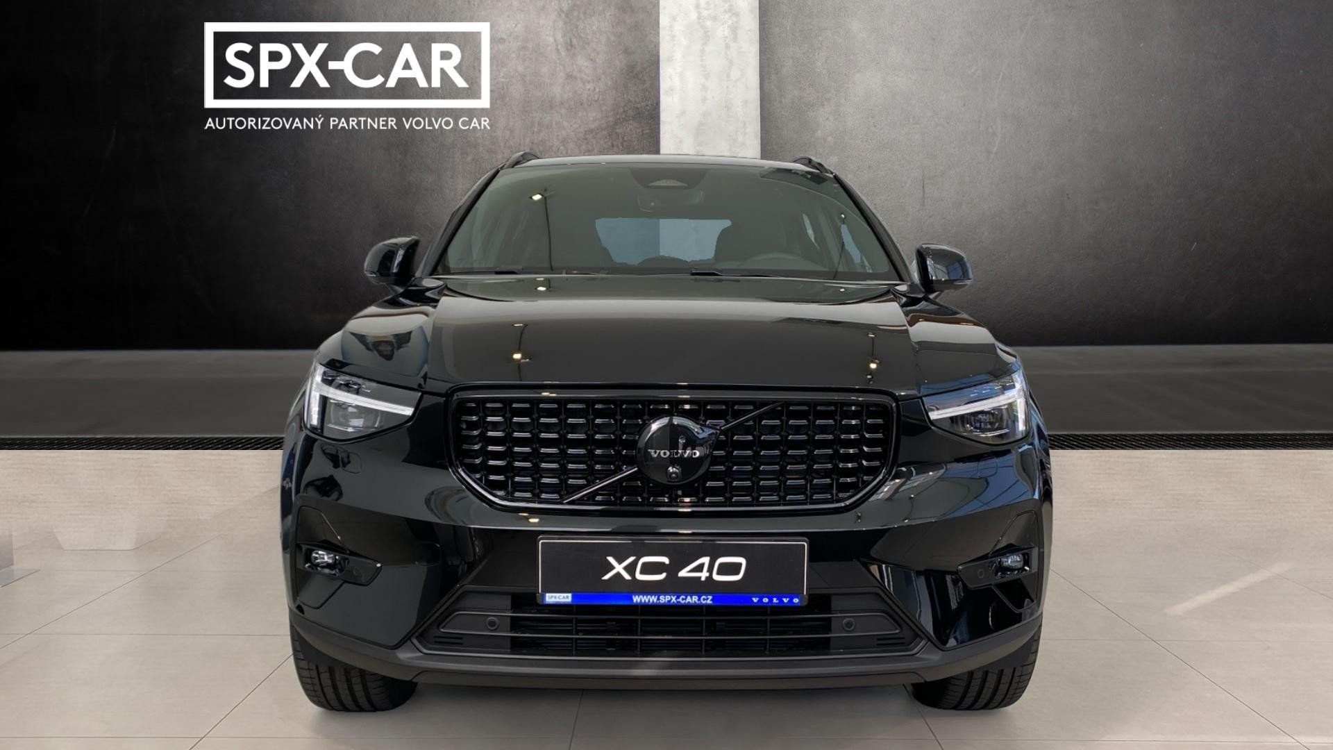 Volvo XC40, PLUS BLACK EDITION, B4 FWD, 14 - fotka 2