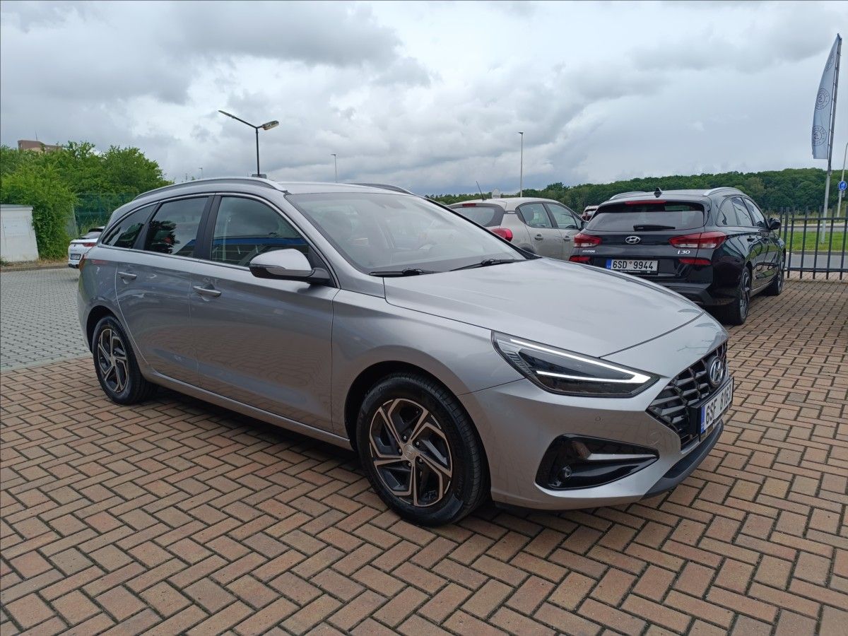 Hyundai i30, 1,0 T-GDi AUTOMAT DCT Smart - fotka 5