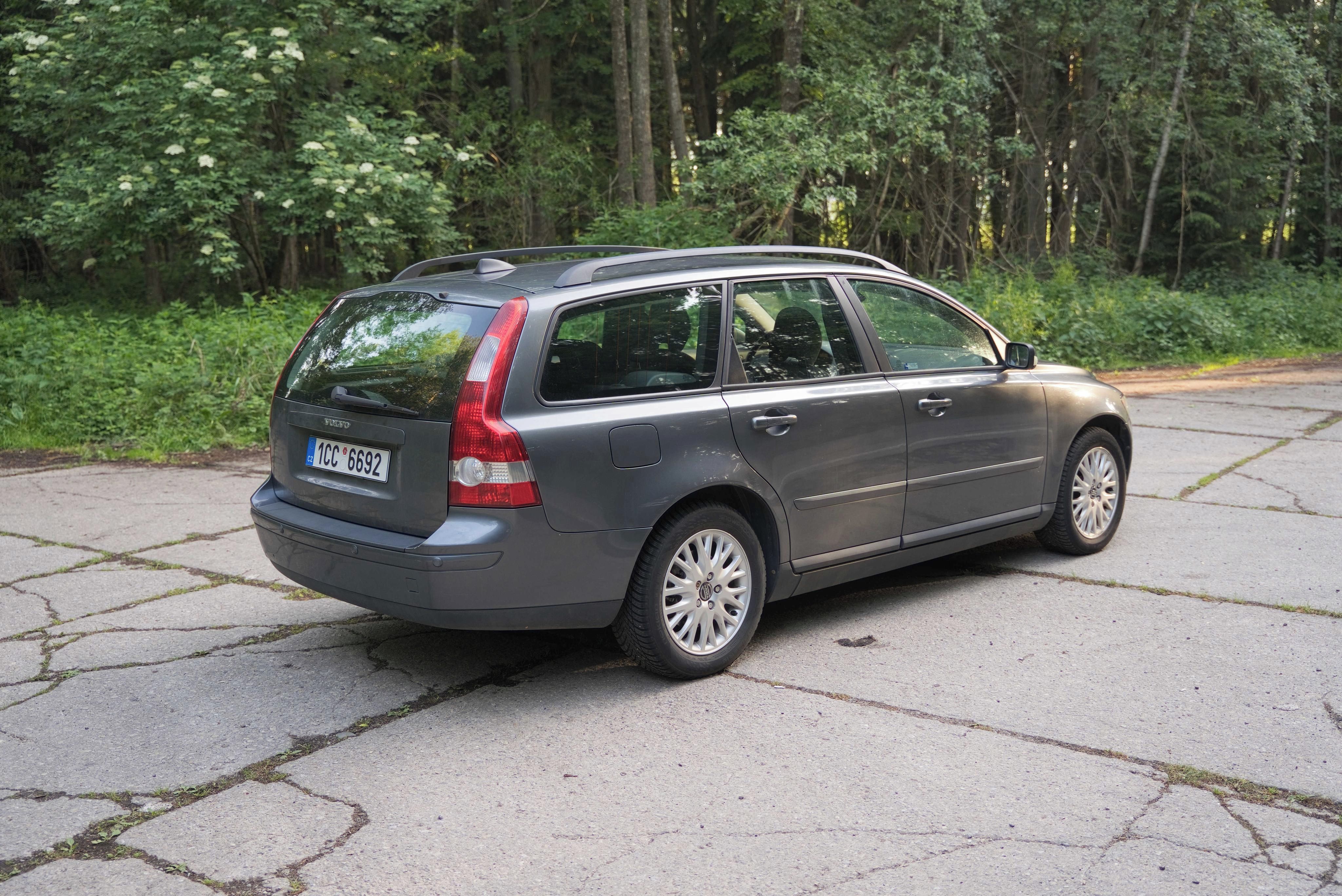 Volvo V50, 2.0D 100kW - fotka 2