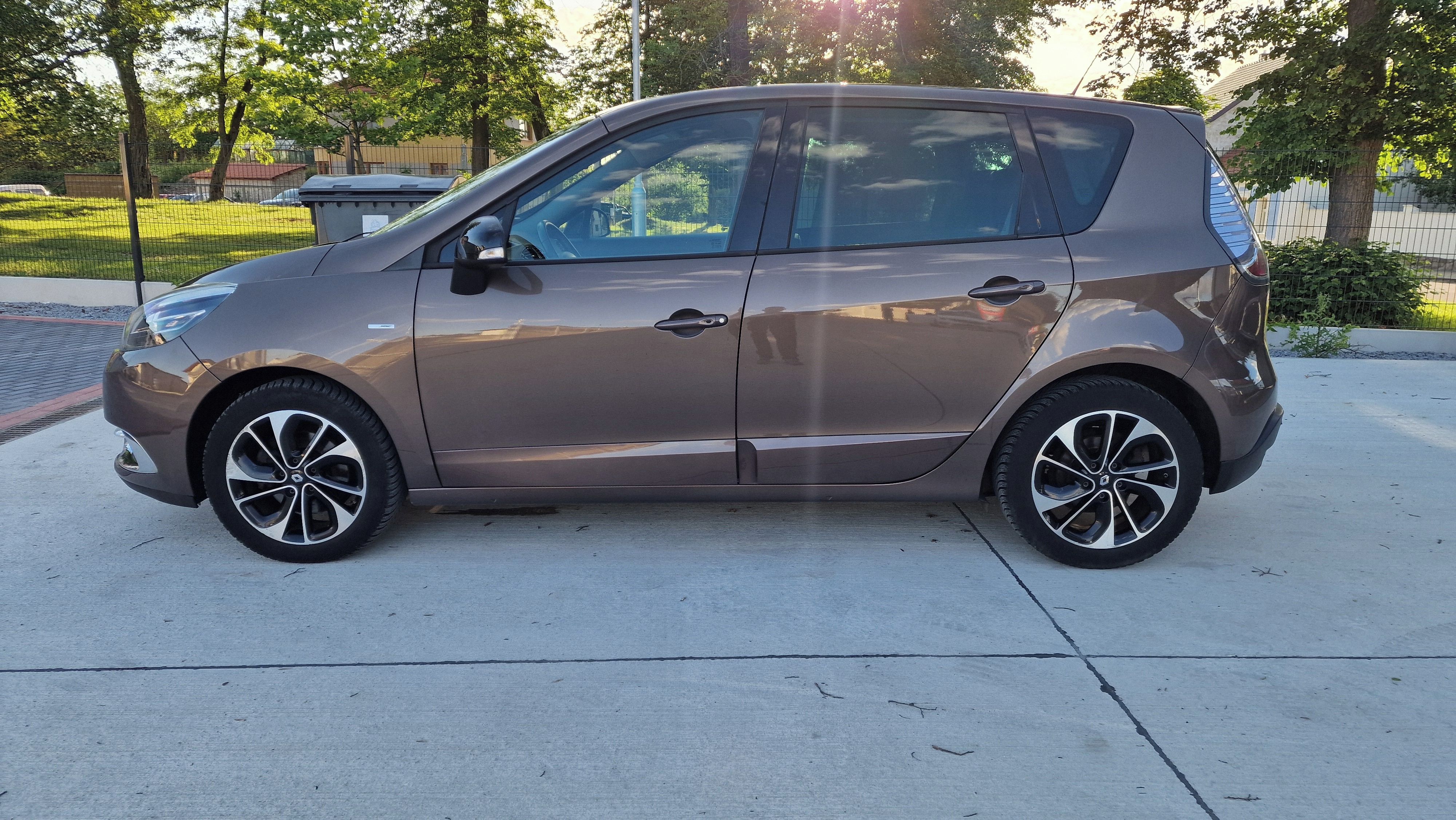 Renault Scénic, 1,5DCi 81Kw spotřeba  4,7l - fotka 5