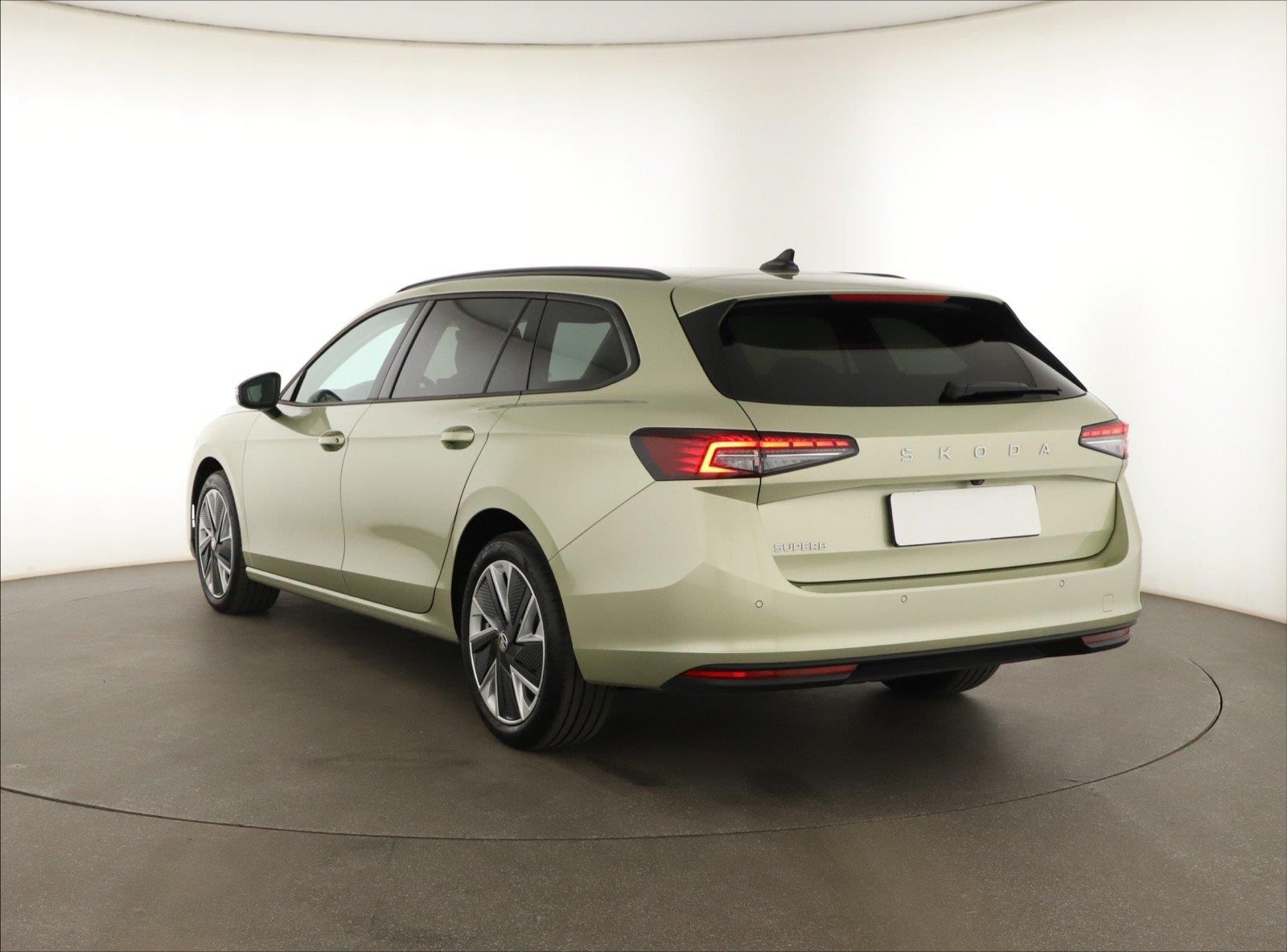 Škoda Superb, 2.0 TDI, Style, Automat - fotka 4