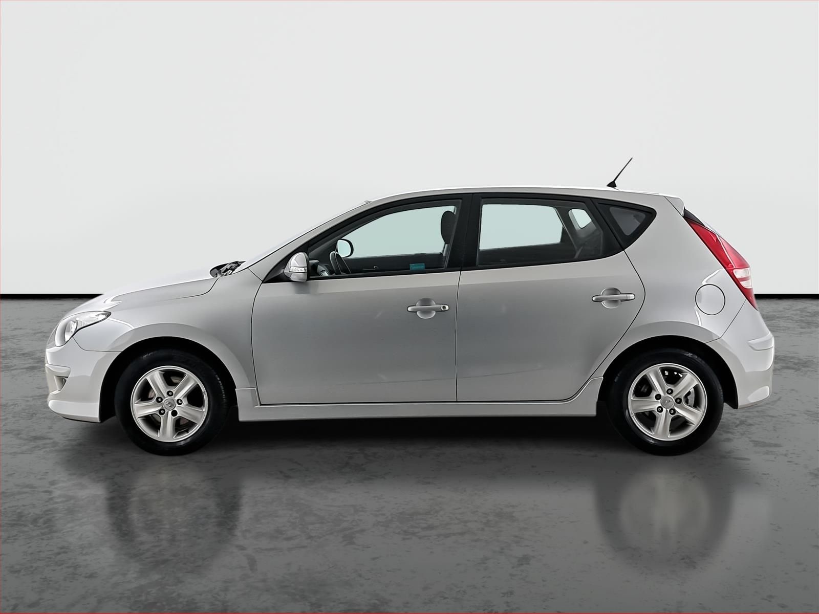 Hyundai i30, 1.4 CVVT, ČR,1.maj, Klima - fotka 3
