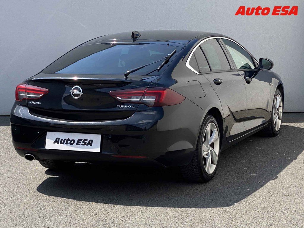 Opel Insignia, 2.0 D - fotka 4