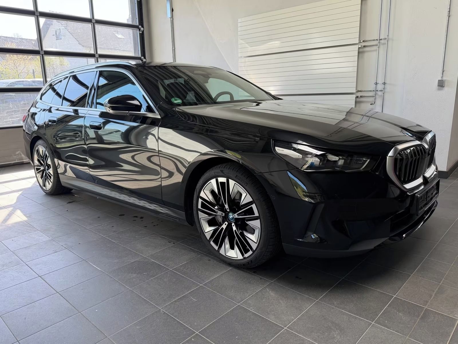 BMW i5, Touring 40eDrive Bowers*HUD - fotka 3