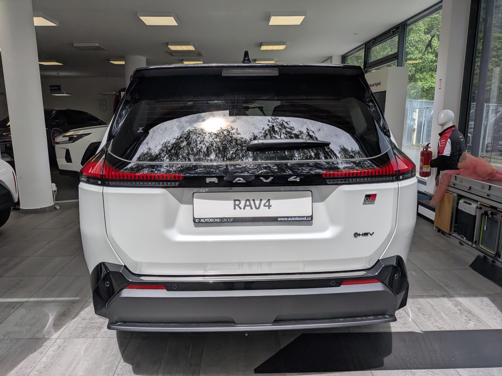 Toyota Rav4, GR Sport 2.5 Hybrid - fotka 5