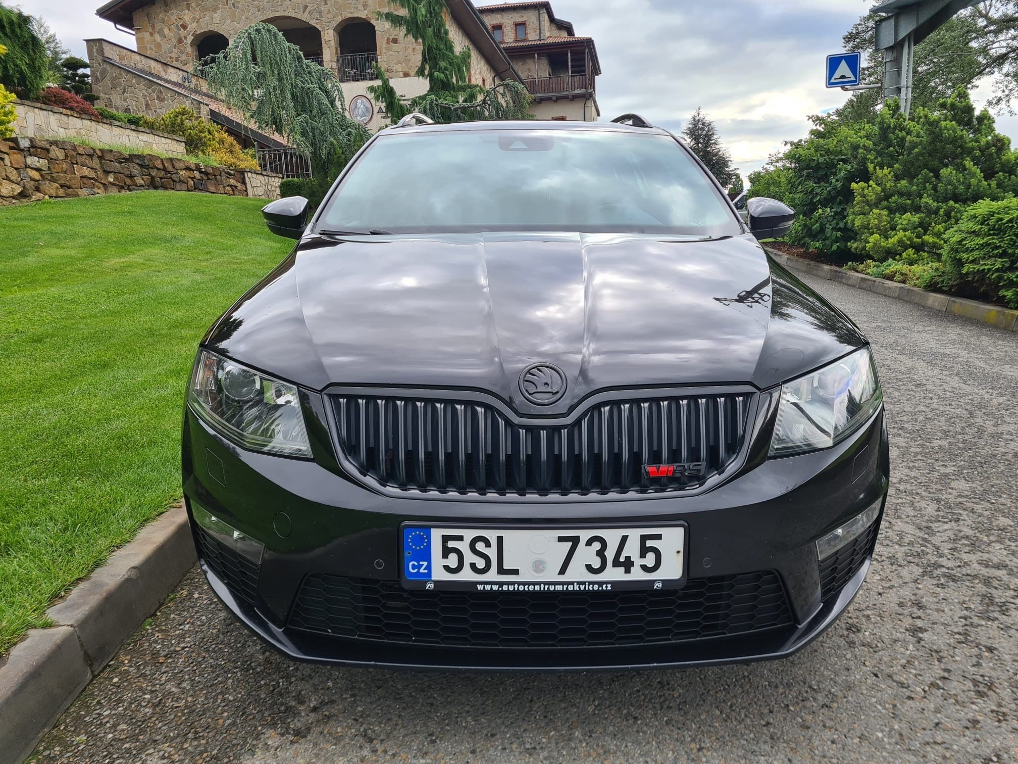 Škoda Octavia, 2.0 TDi RS MAN NAV - fotka 3