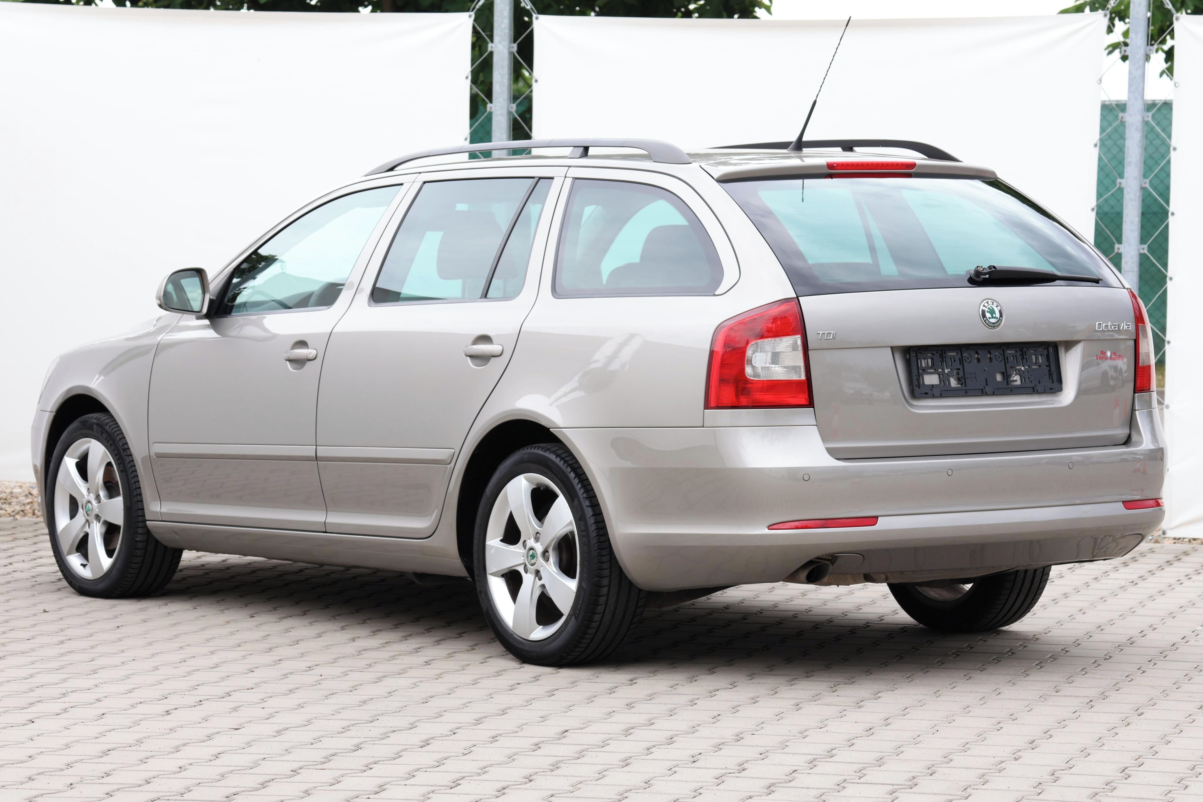 Škoda Octavia, 1.6TDI*77kW*1MAJ*SERVIS ŠKODA* - fotka 6
