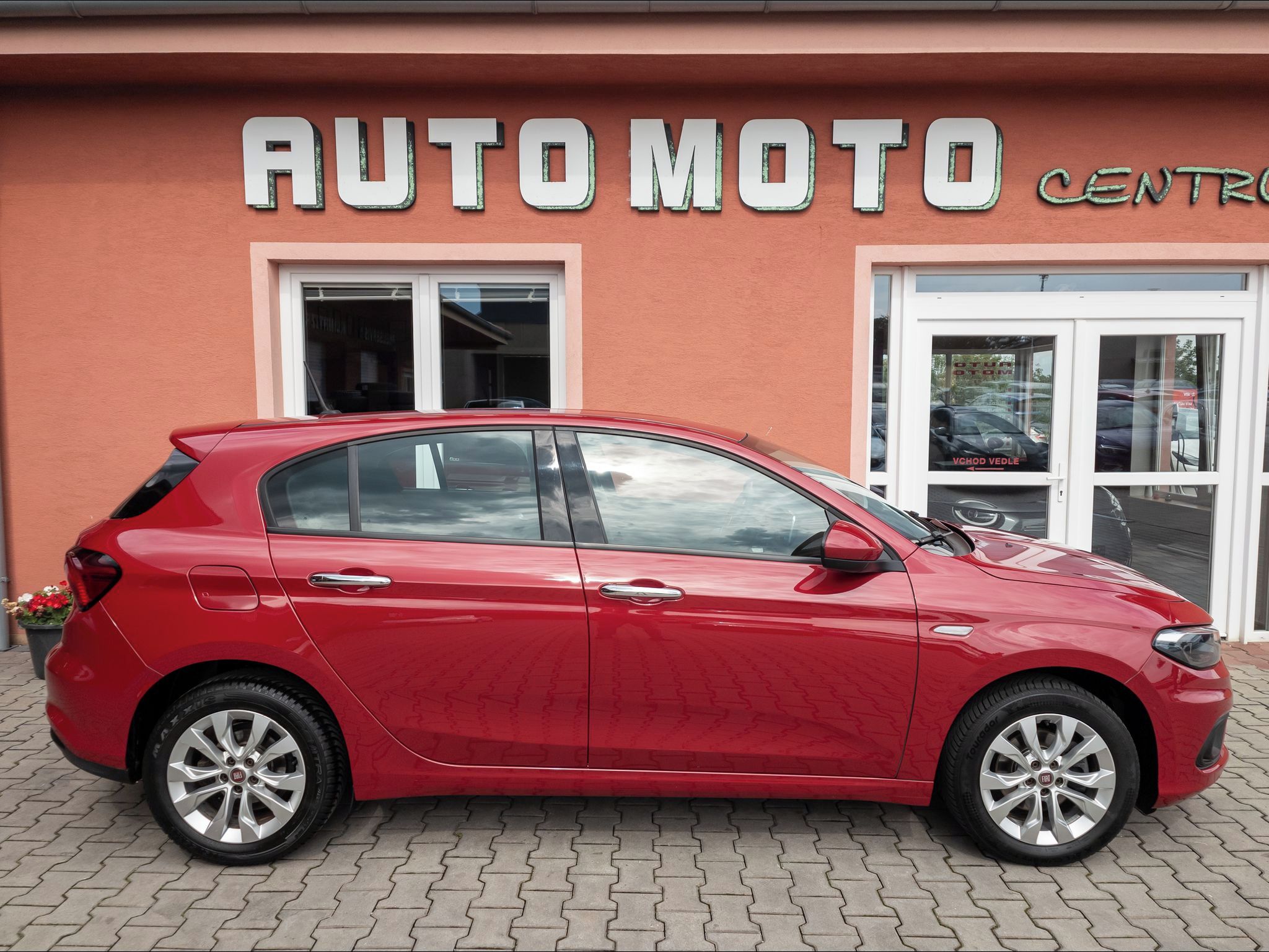 Fiat Tipo, Lounge 1.4 T-JET 88KW - fotka 3