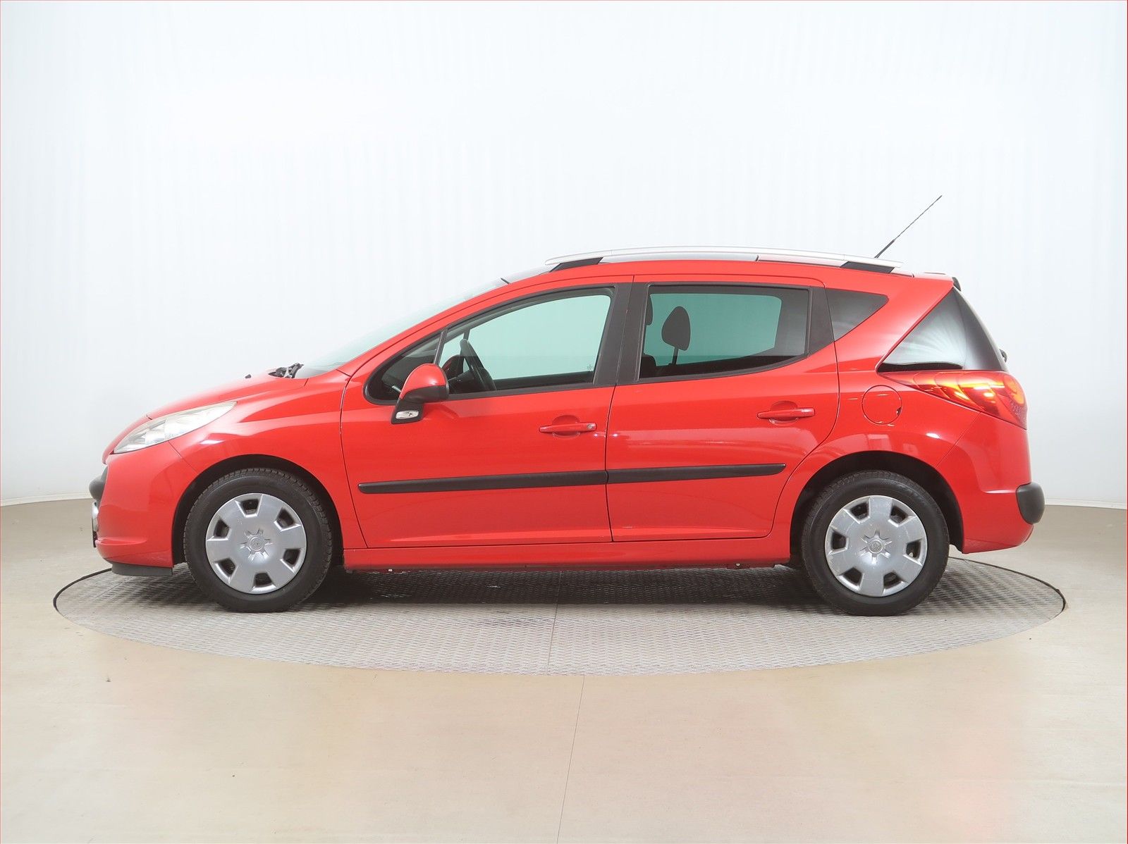 Peugeot 207, 1.4 VTi, po STK, jezdí výborně - fotka 3