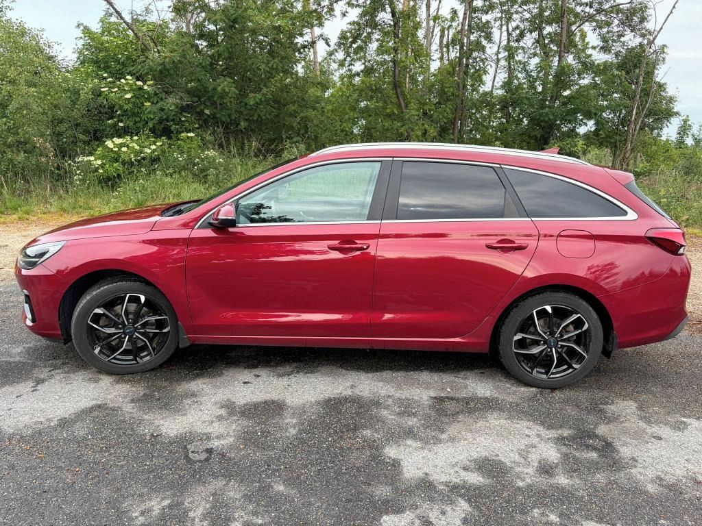 Hyundai i30, Hyundai i30 Kombi 1.5i 81 kW - fotka 5