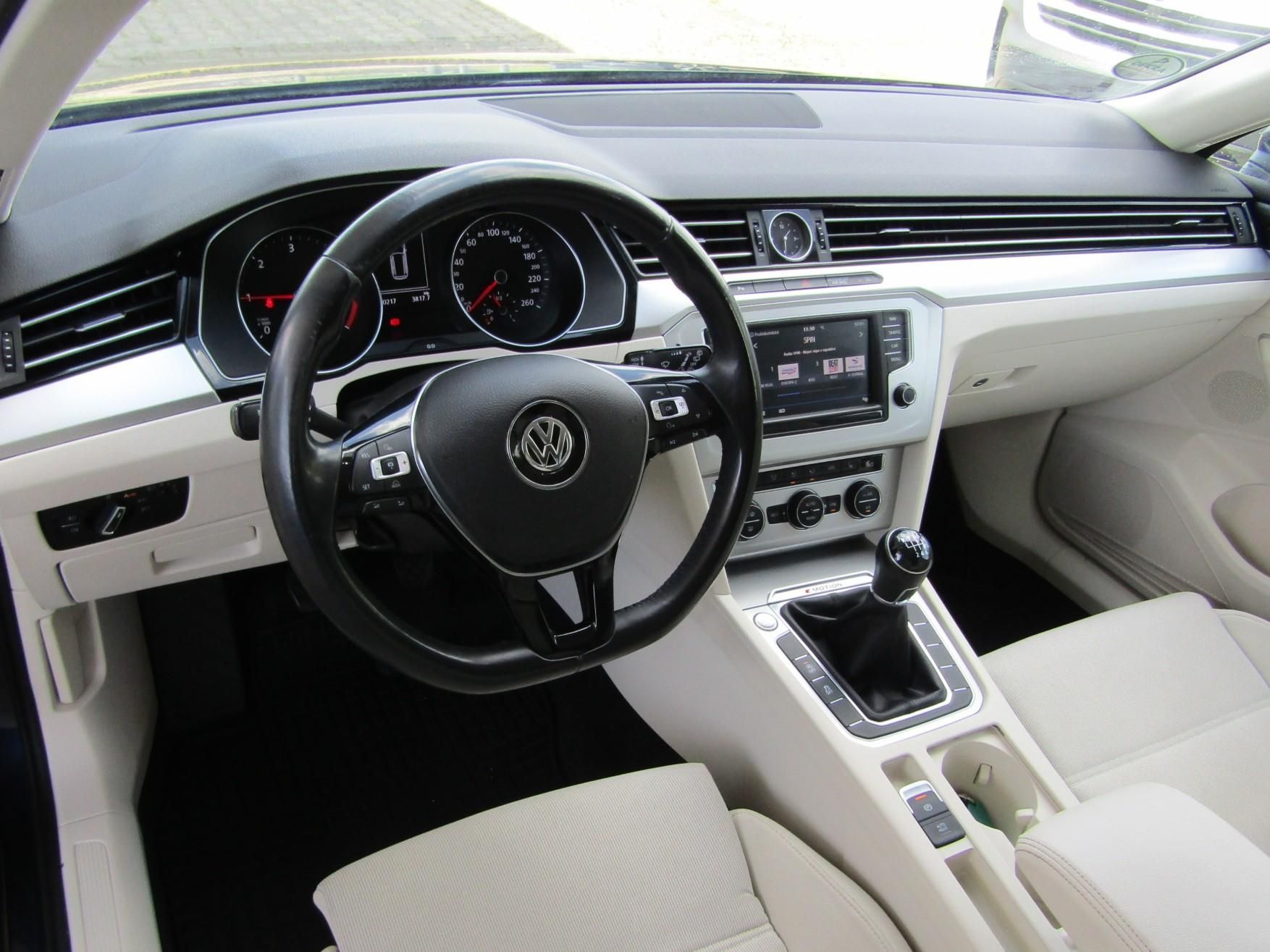Volkswagen Passat, Variant 2,0 TDI 110KW 4MOTION - fotka 5