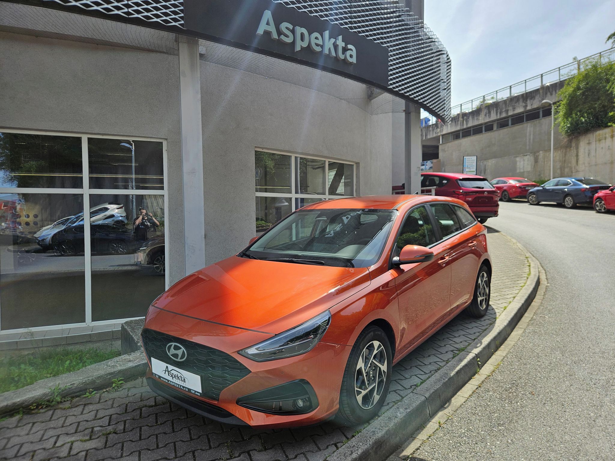 Hyundai i30, 1.5i Comfort, serv.kn., 1.maj.