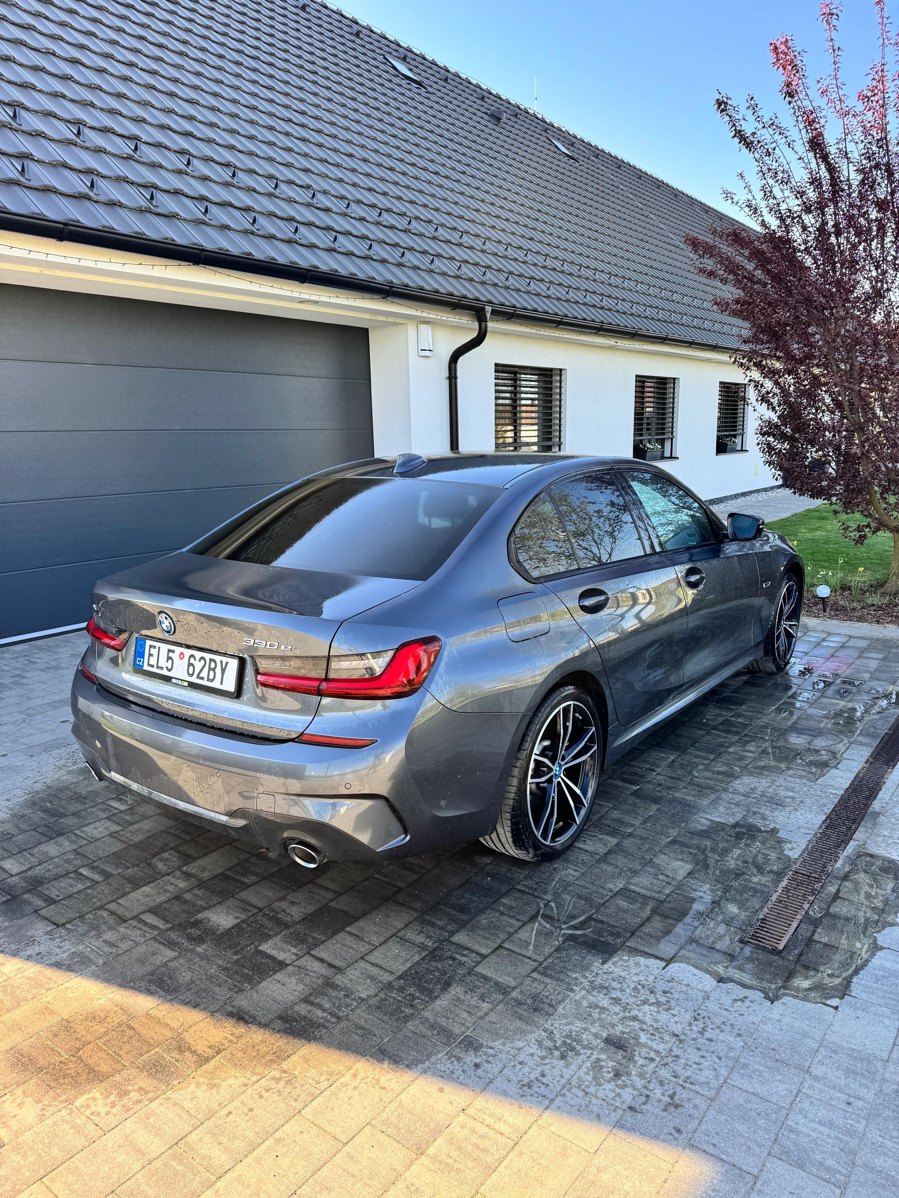 BMW Řada 3, 330e, M-Paket, el. tažné - fotka 4