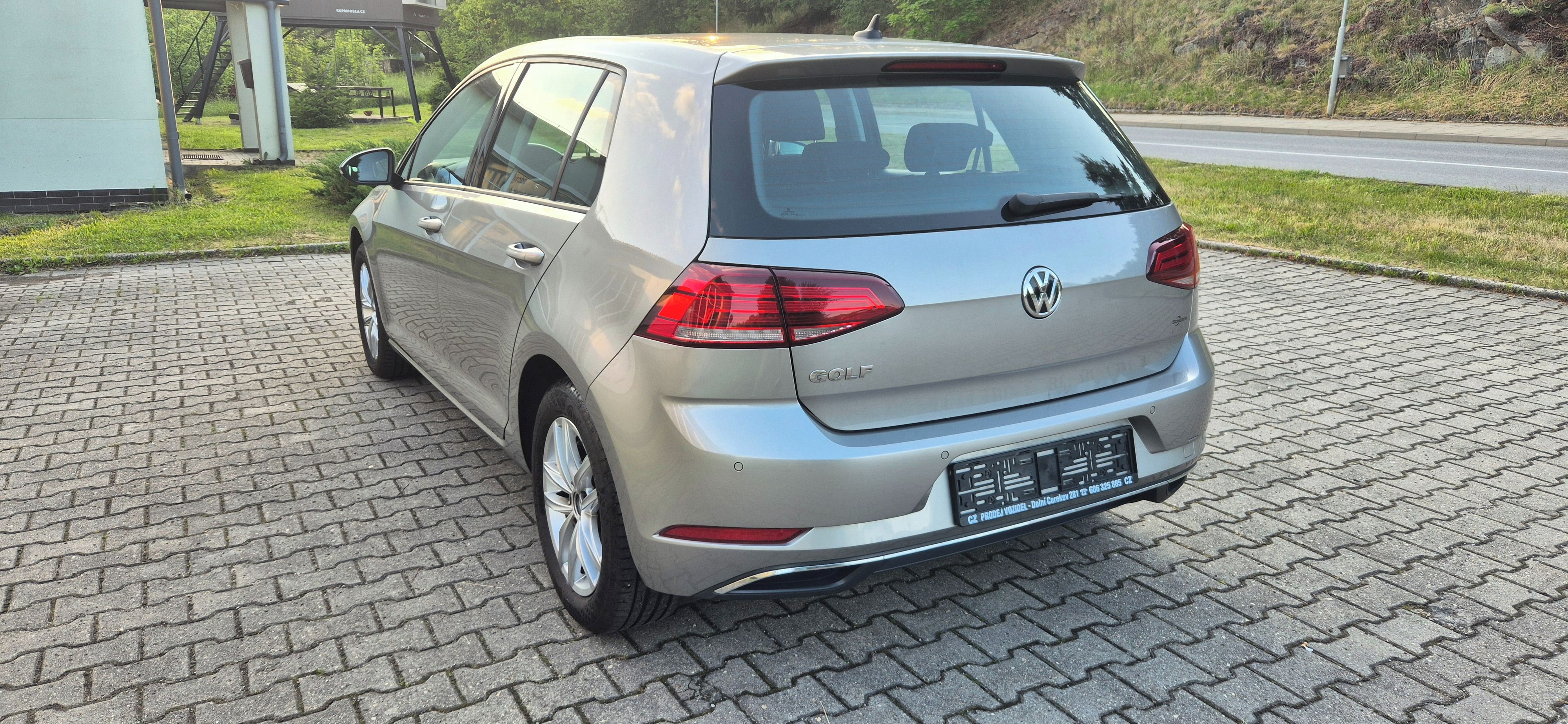 Volkswagen Golf - fotka 4