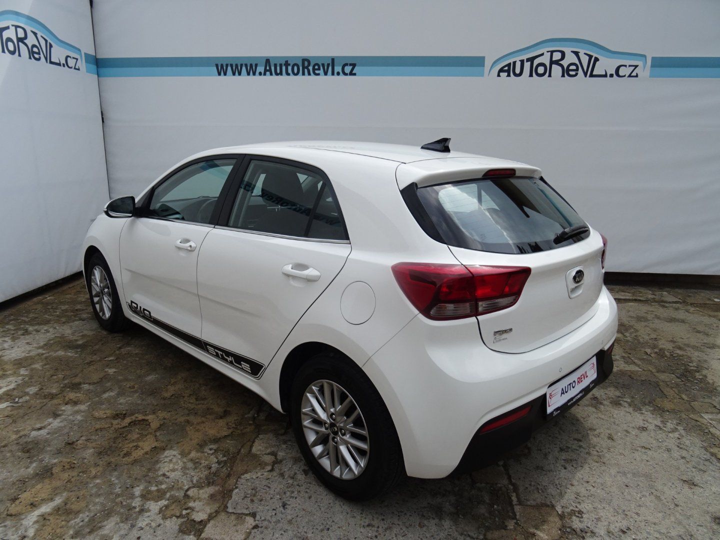 Kia Rio, 1.2i,61kW,1majČR,S.kn,navi - fotka 3