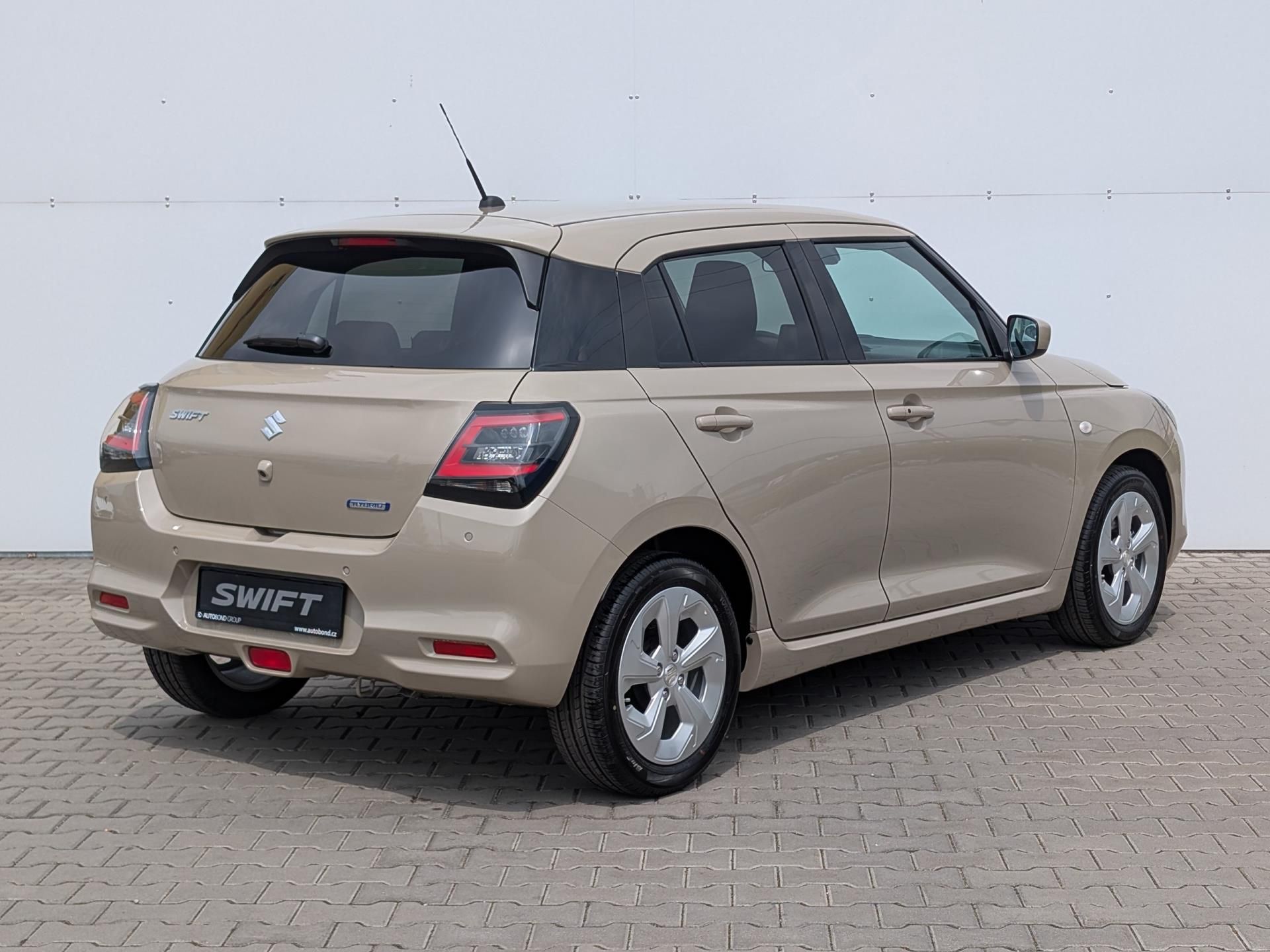 Suzuki Swift, PREMIUM 1.2 HYBRID CVT 4x2 MY2 - fotka 2