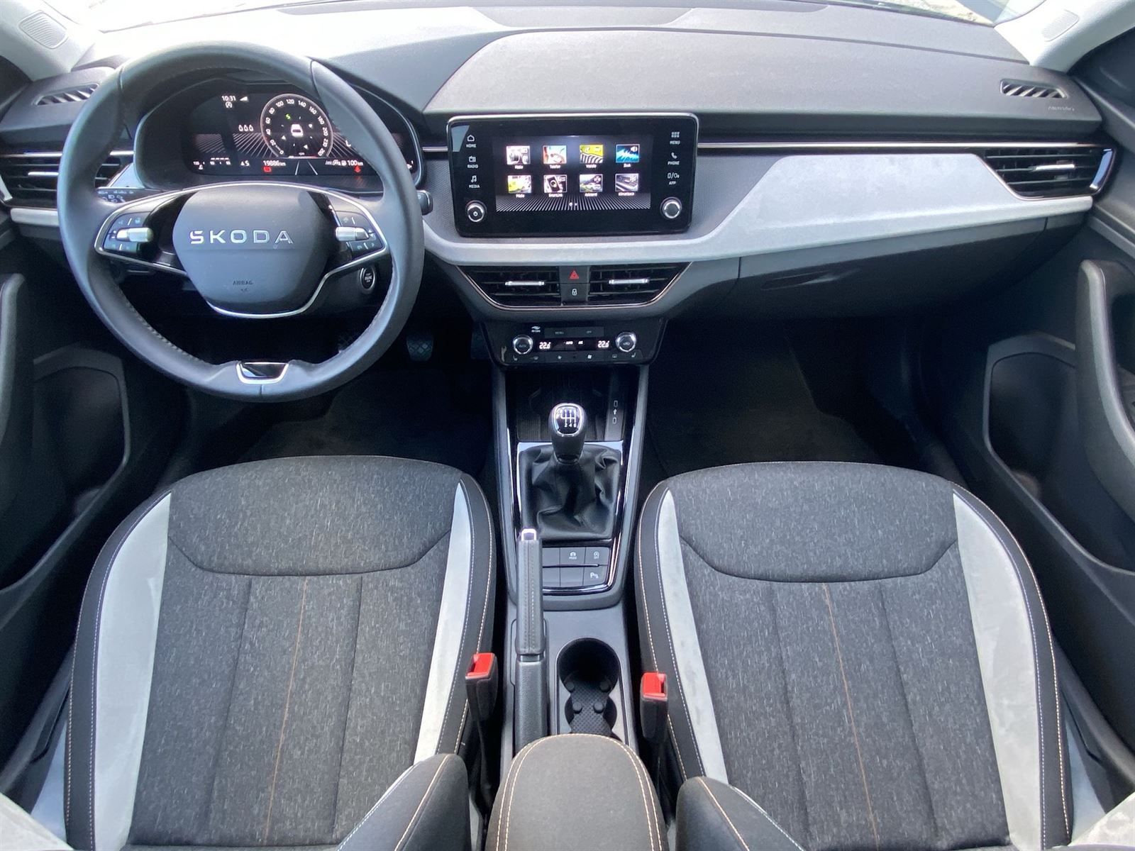 Škoda Scala, 1.0 TSI Top Selection - fotka 5