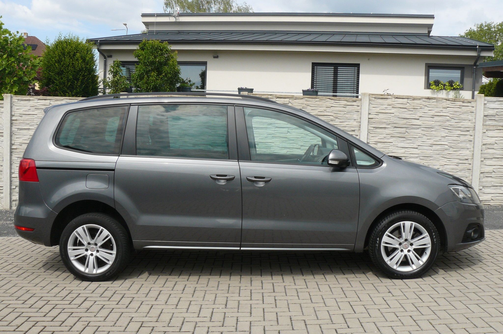 Seat Alhambra, 1.4 TSi, XENONY, KAMERA, NAVI. - fotka 3