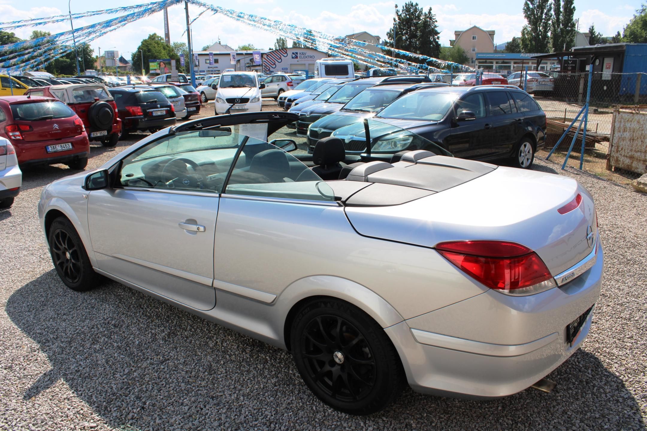 Opel Astra, 1,6i 16V KLIMA EL.OKNA ALU - fotka 2