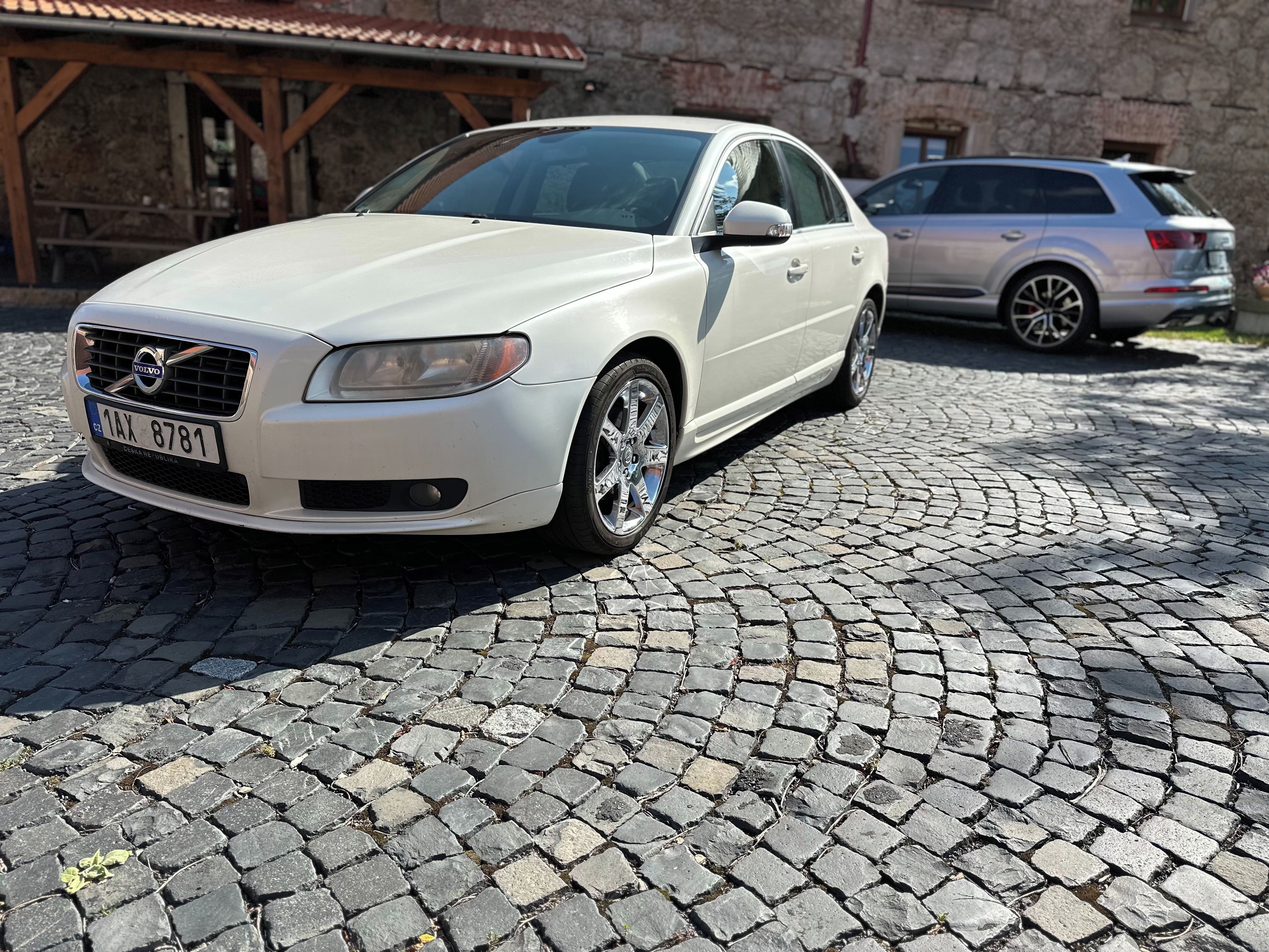 Volvo S80, 2.4 5D - fotka 3