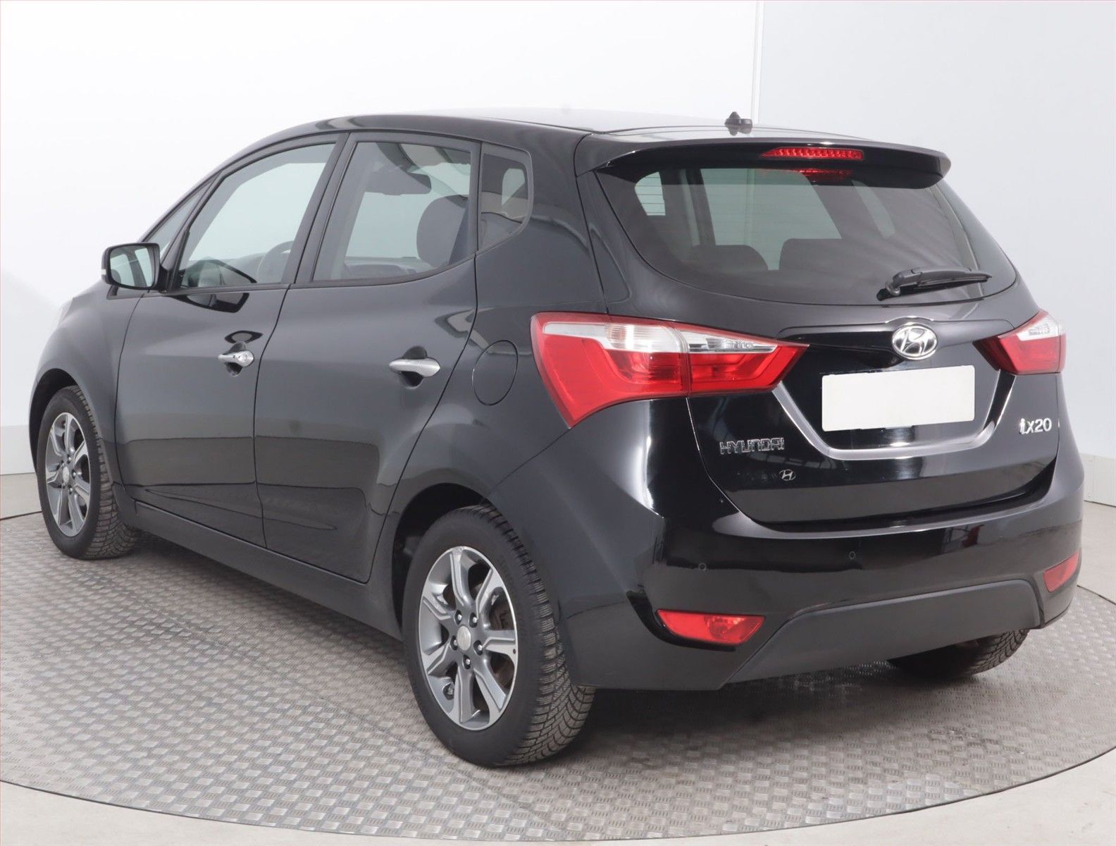 Hyundai ix20, 1.6 CVVT, Automat, Serv.kniha - fotka 4
