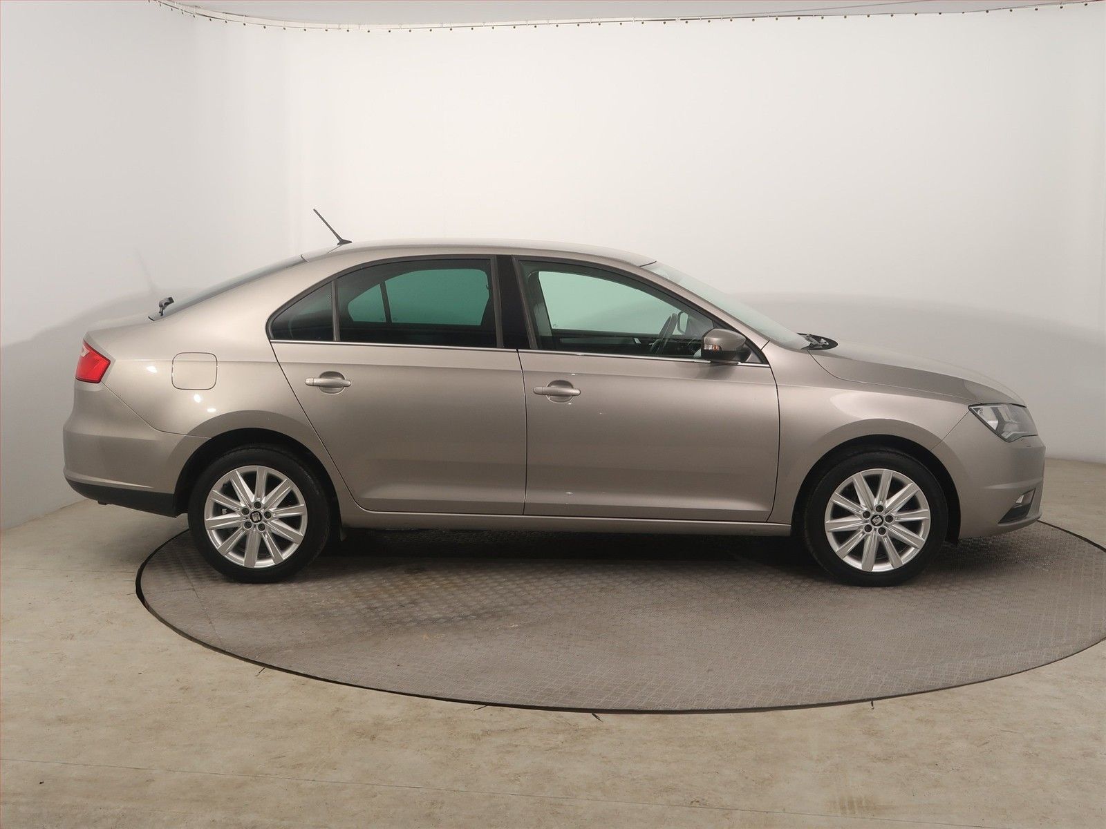 Seat Toledo, 1.0 TSI, Serv.kniha - fotka 6