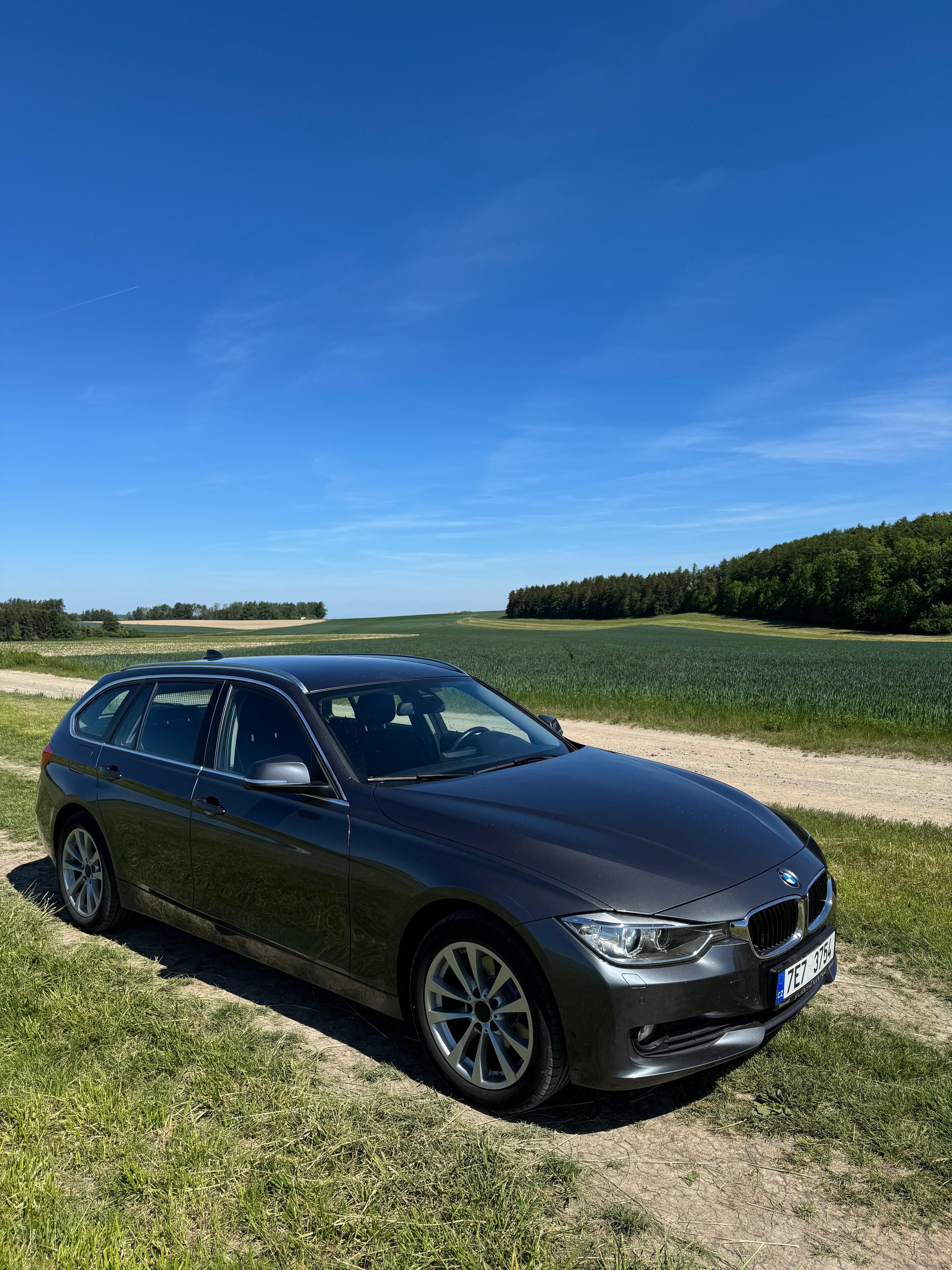 BMW Řada 3, BMW 320d xDrive Touring, 4x4 - fotka 6