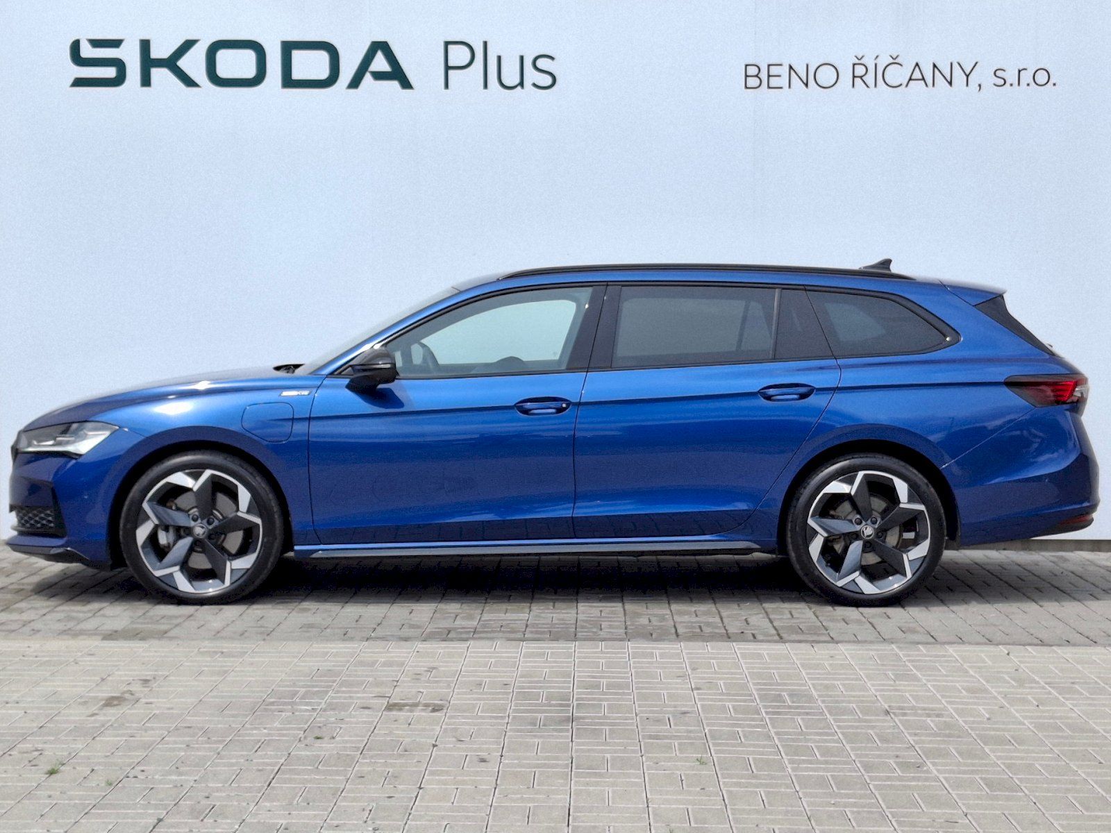 Škoda Superb, Combi iV SportLine DSG 1,5TSi - fotka 3