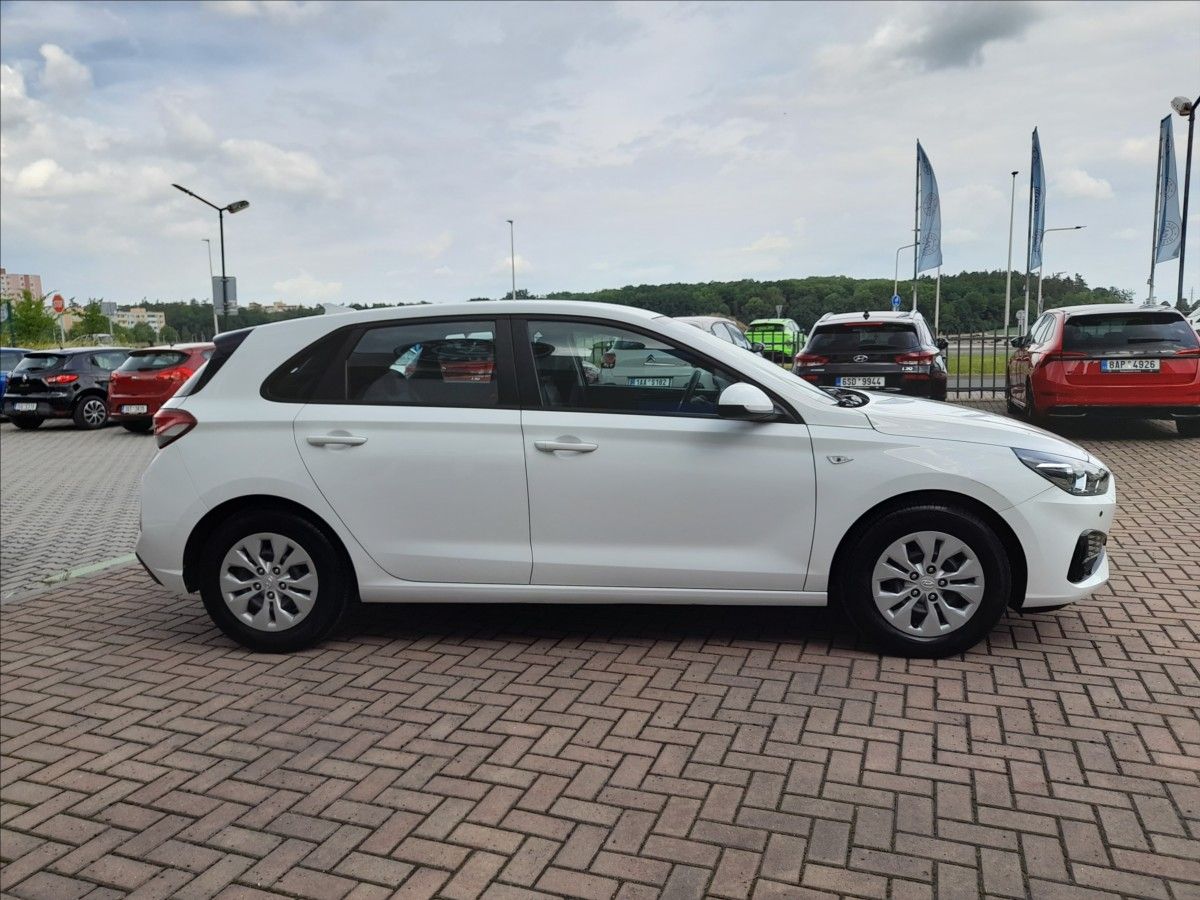 Hyundai i30, 1,5 DPI Start plus - fotka 5