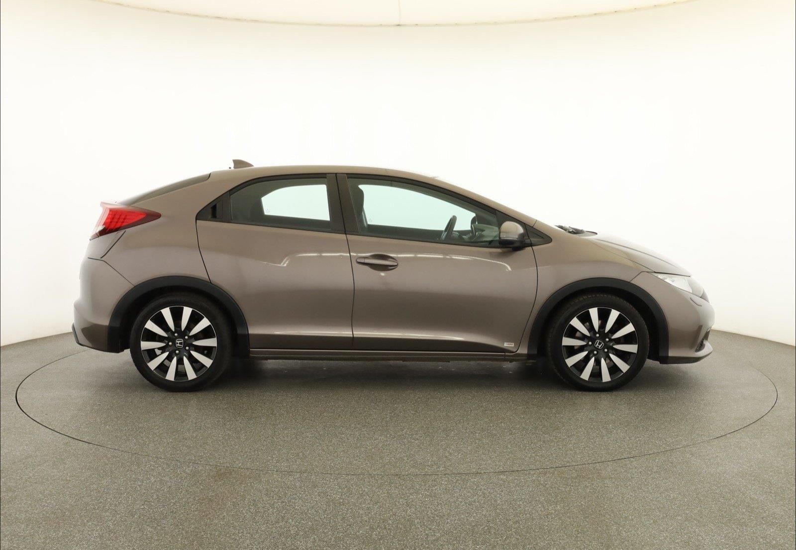 Honda Civic, 1.8 i-VTEC, Automatická klima - fotka 6