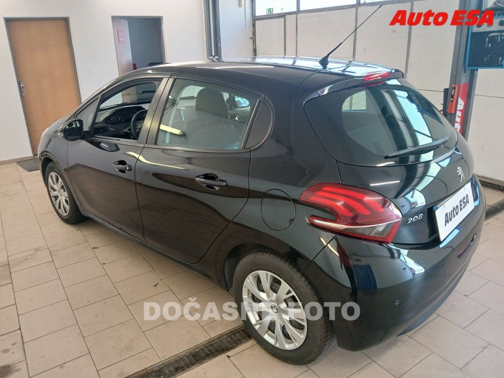 Peugeot 208, 1.2i,ČR,AC - fotka 2