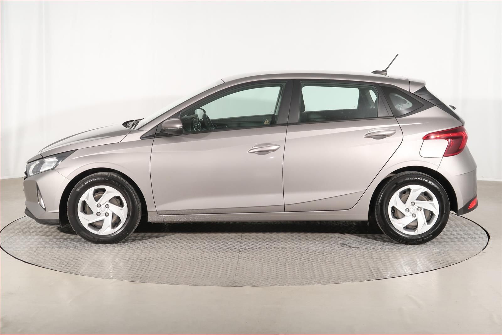 Hyundai i20, 1.0 T-GDI, Automat, Serv.kniha - fotka 3