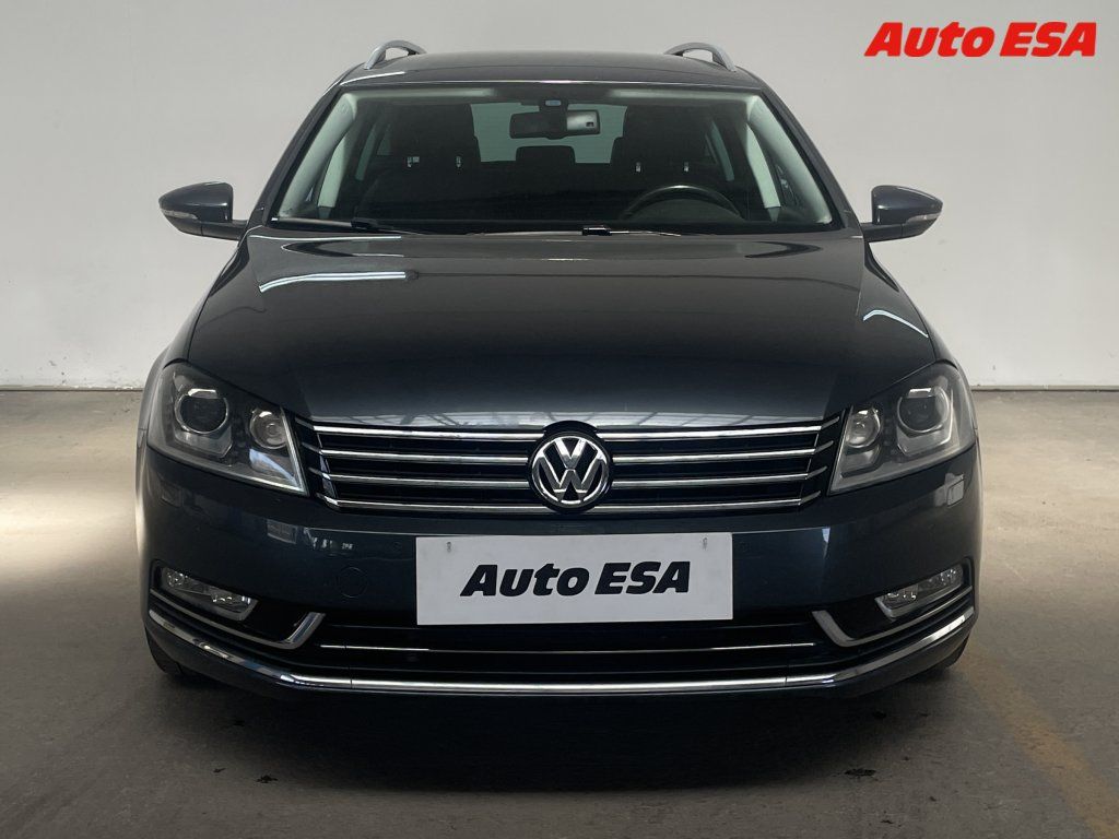 Volkswagen Passat, 1.6 TDi,navi - fotka 2