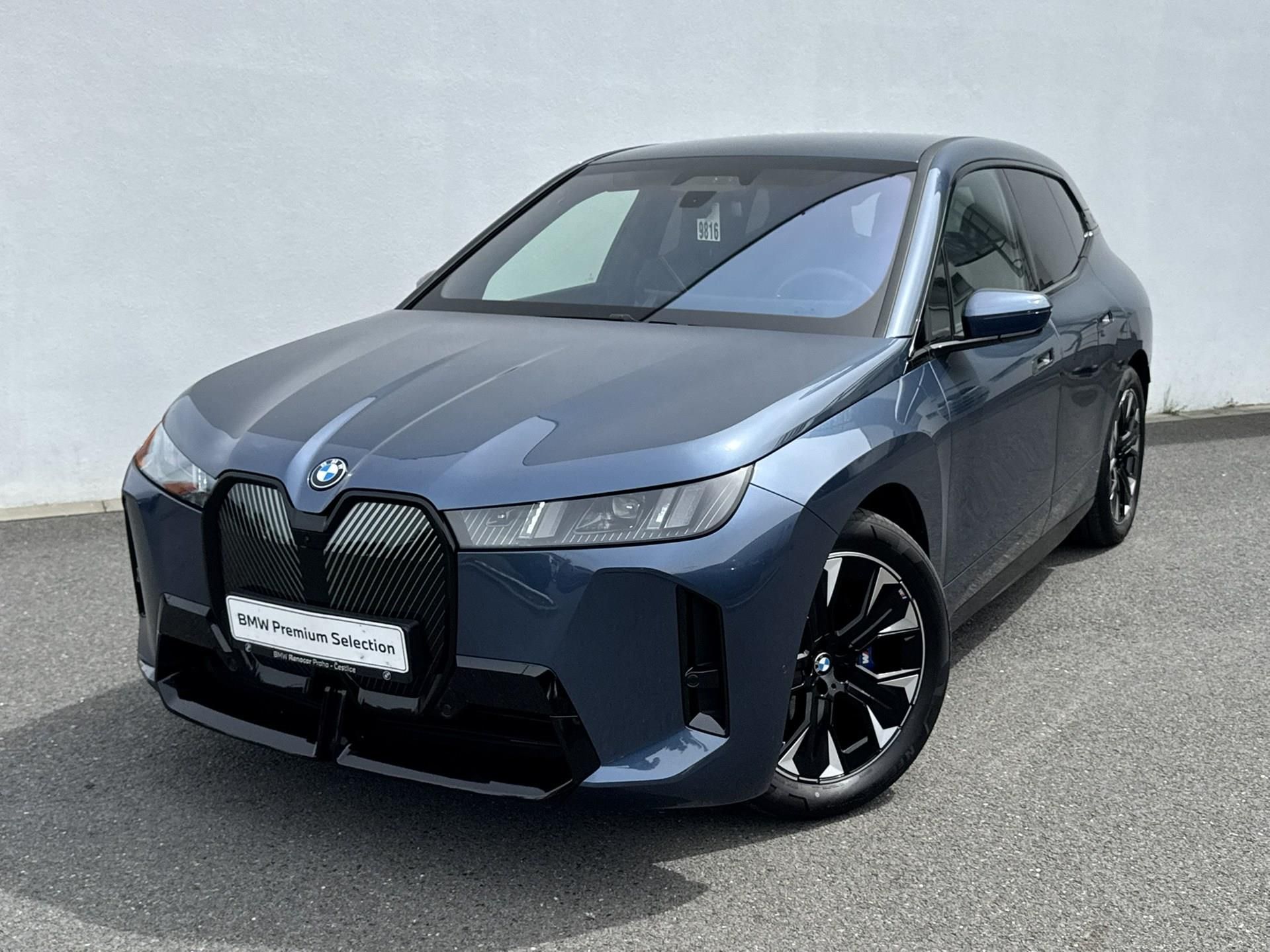 BMW iX, iX60 xDrive Tažné Harman